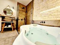 Golden City Center Suites