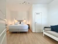 Blue Dolphin Studios and Apartment