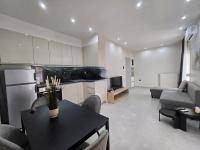 B&M apartment with balcony near the waterfront