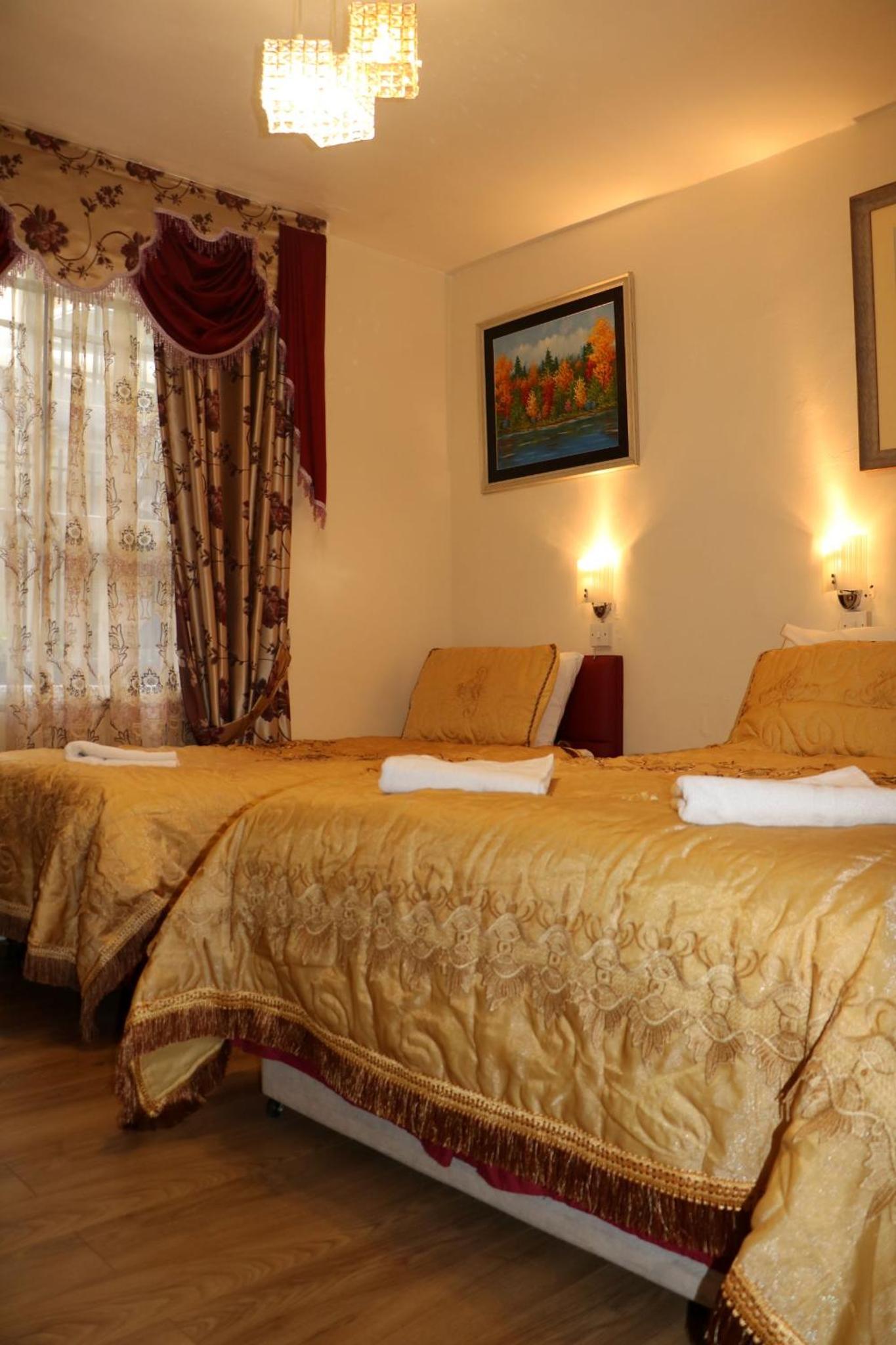 Basic Single Room with Shared Bathroom