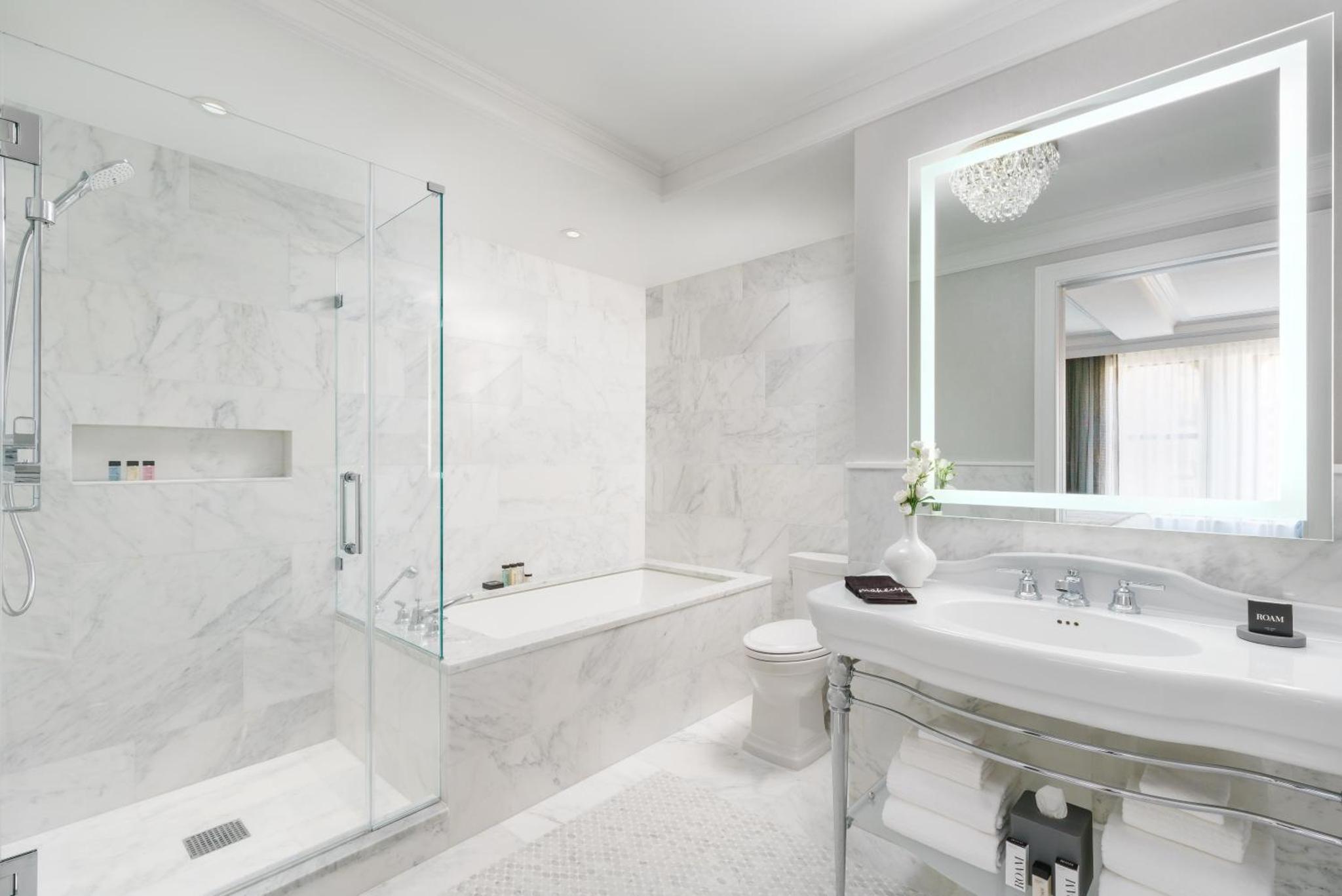 One-Bedroom King Suite