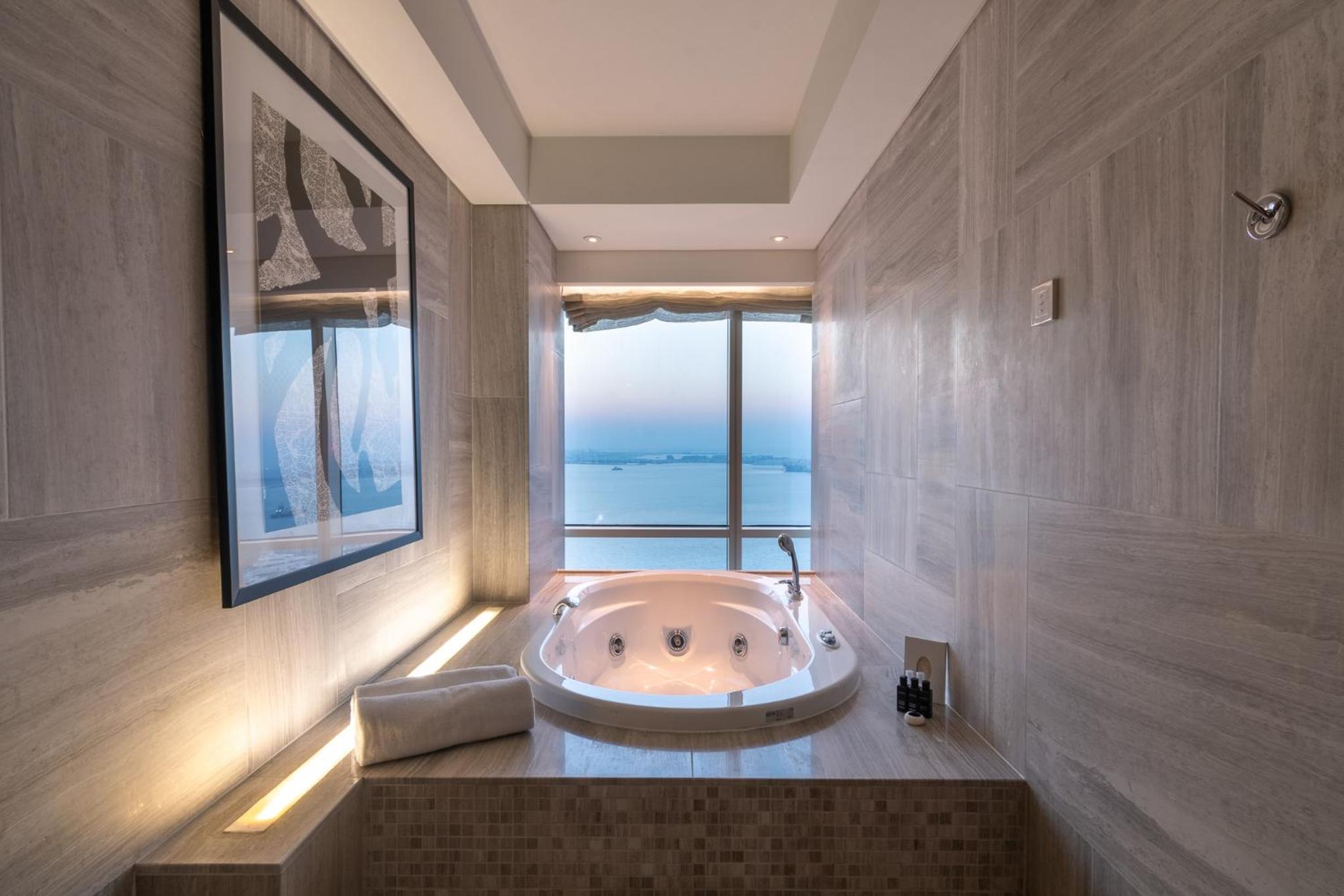 Grand King Room with Sea view