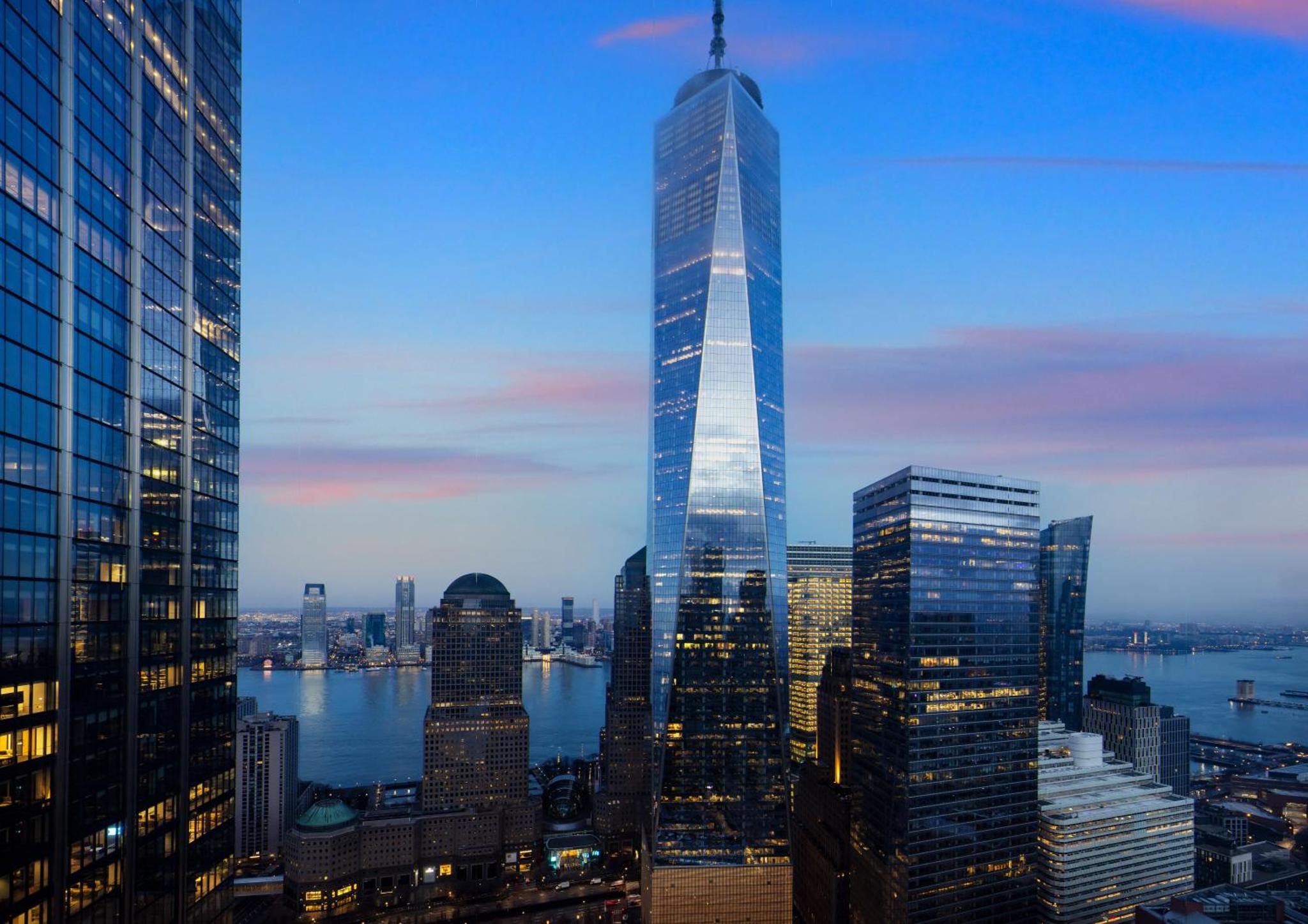 Deluxe King - City View