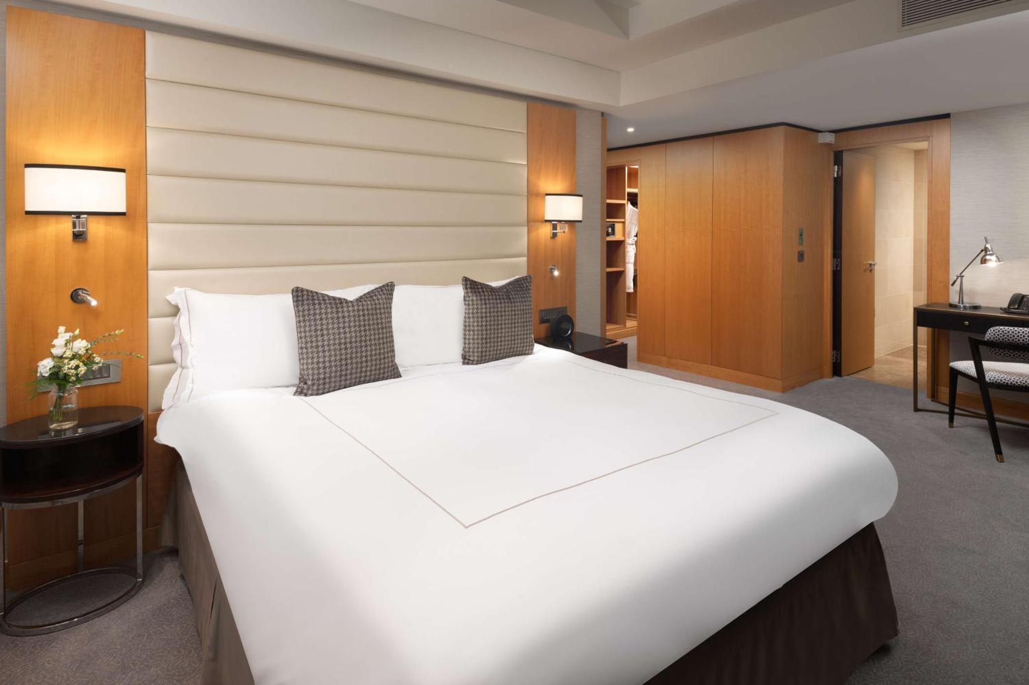 One-Bedroom Suite - Lounge Access