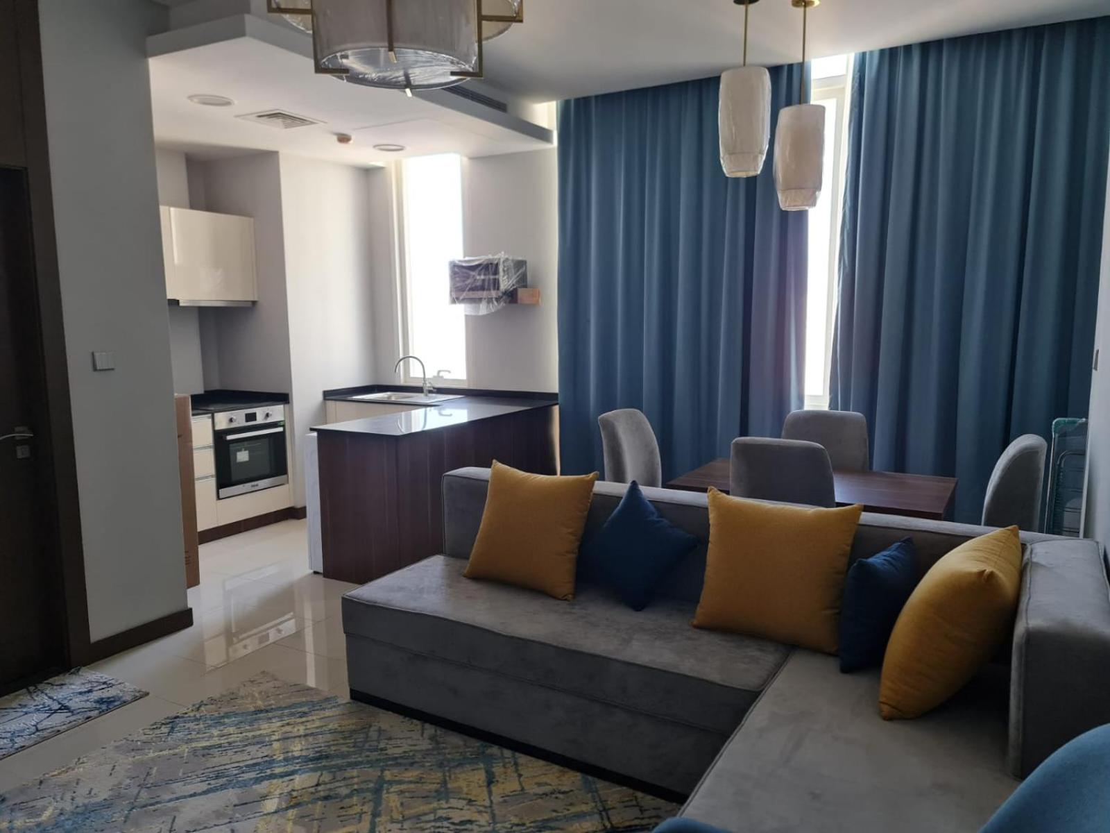 شقة مفروشة جديدة مؤثثة بالكامل بالجفير