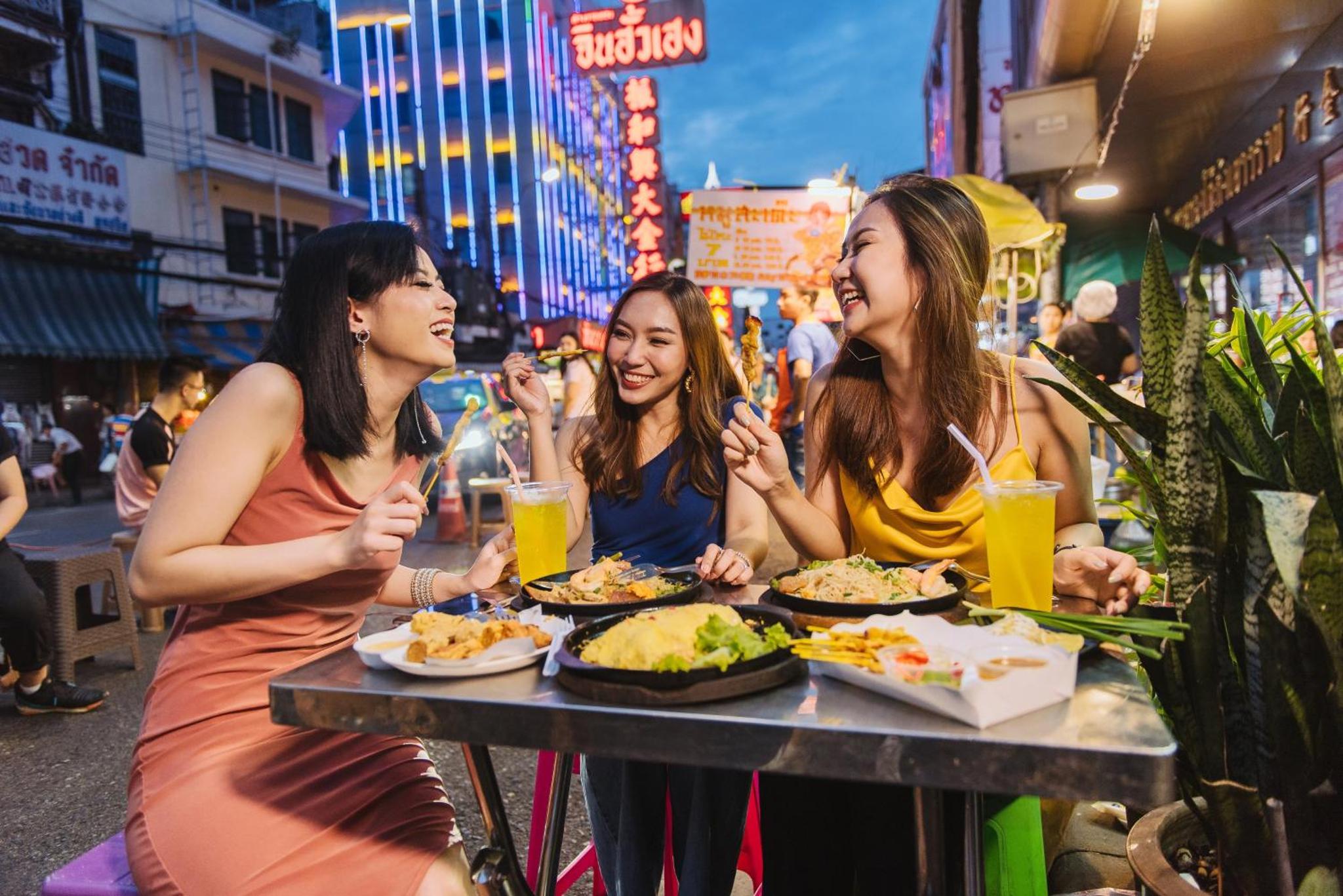 Queen Room with Stadium View