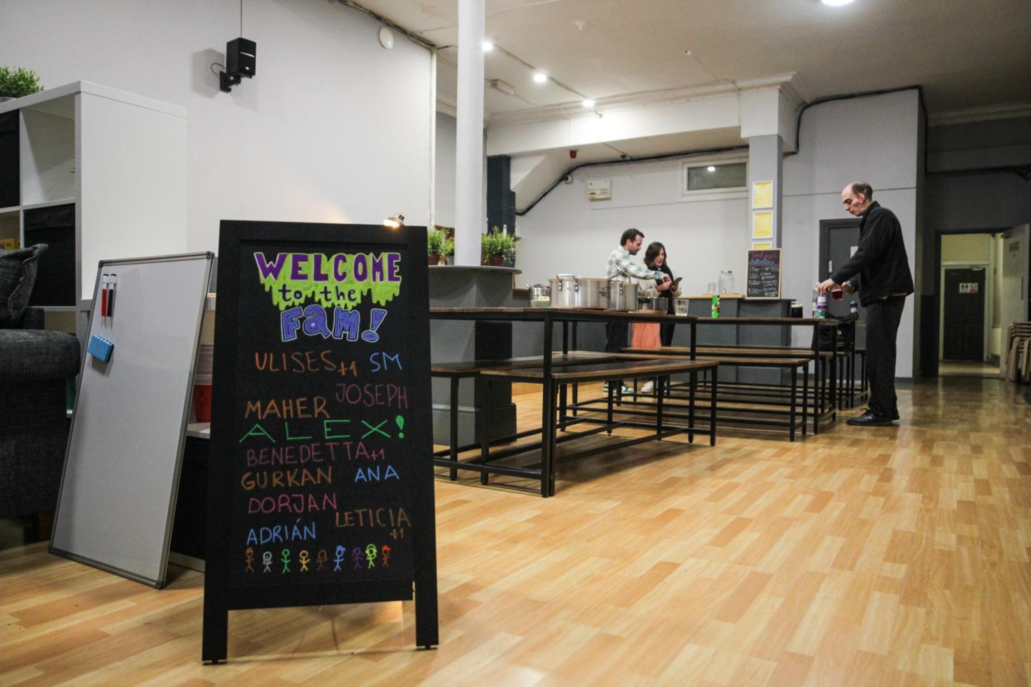 Bed in 9-Bed Mixed Dormitory Room