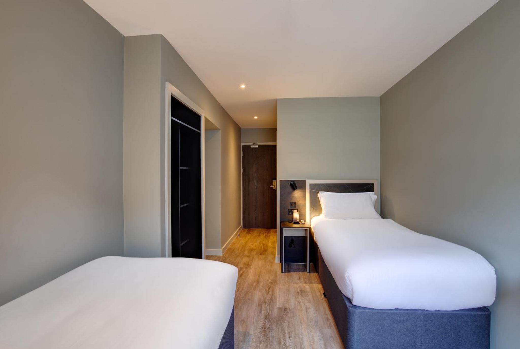 Standard Plus Twin with Extra Bed