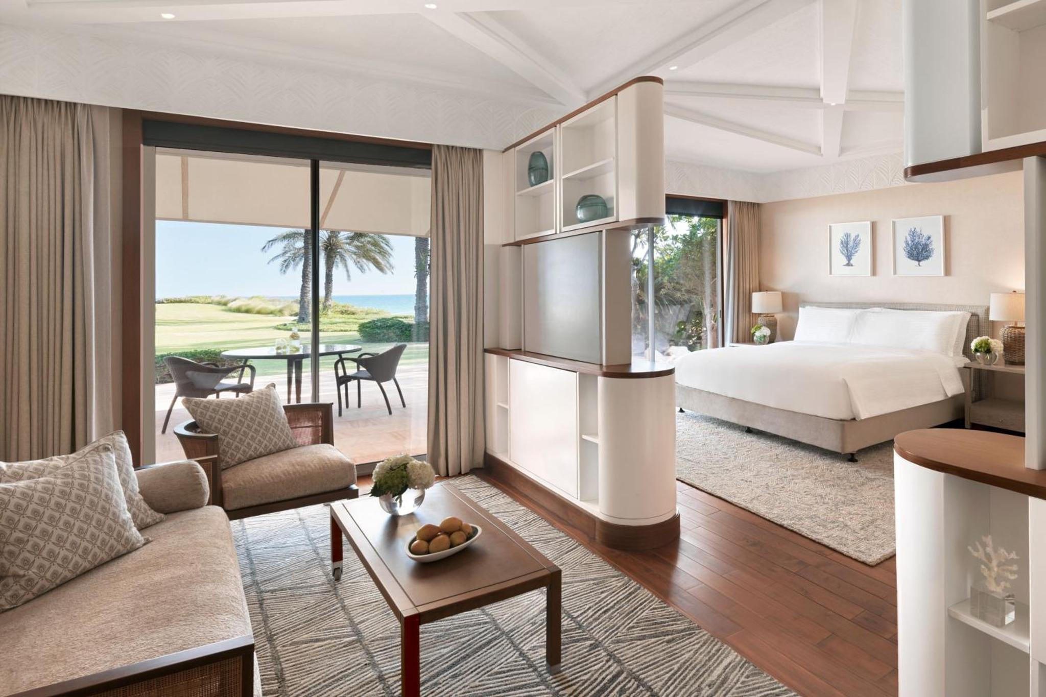 Club Room King with Club Lounge Access