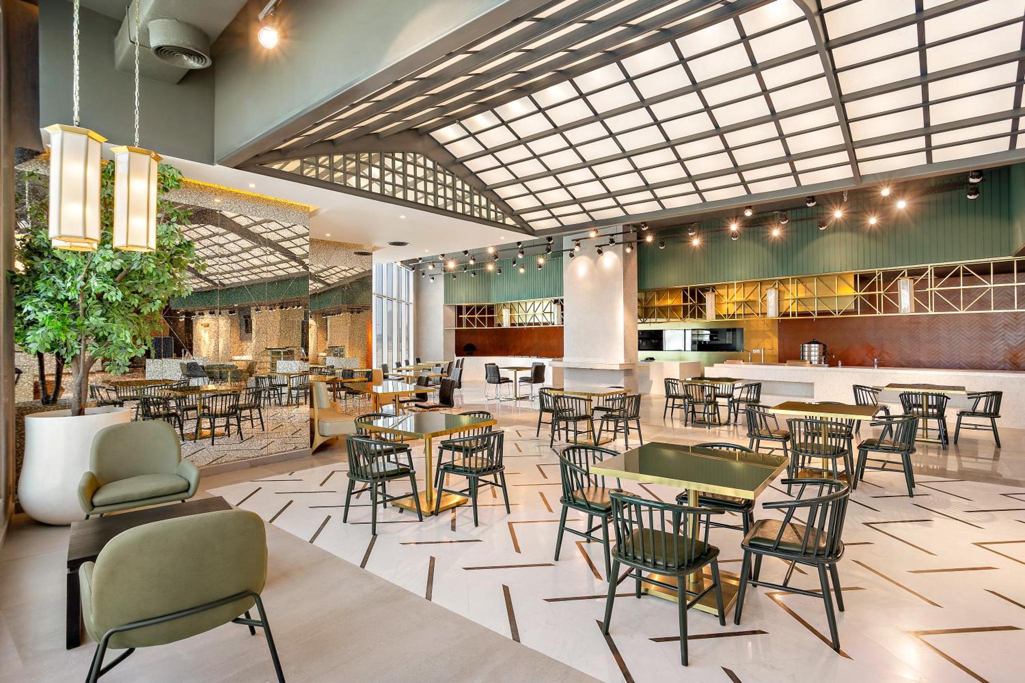 Royal Suite Sea View with Balcony