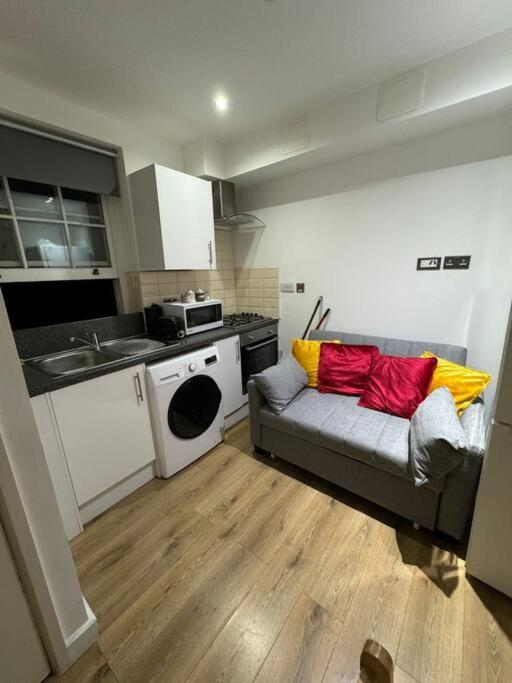 Sleep 6 - 5 min from Camden Market HW5