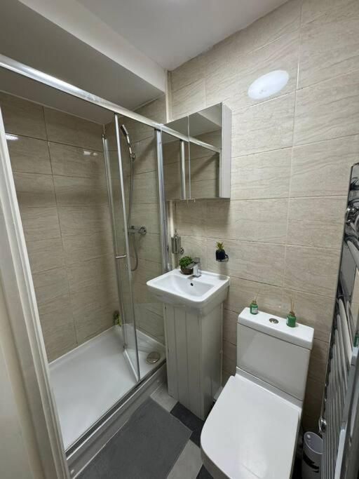 Sleep 6 - 5 min from Camden Market HW5