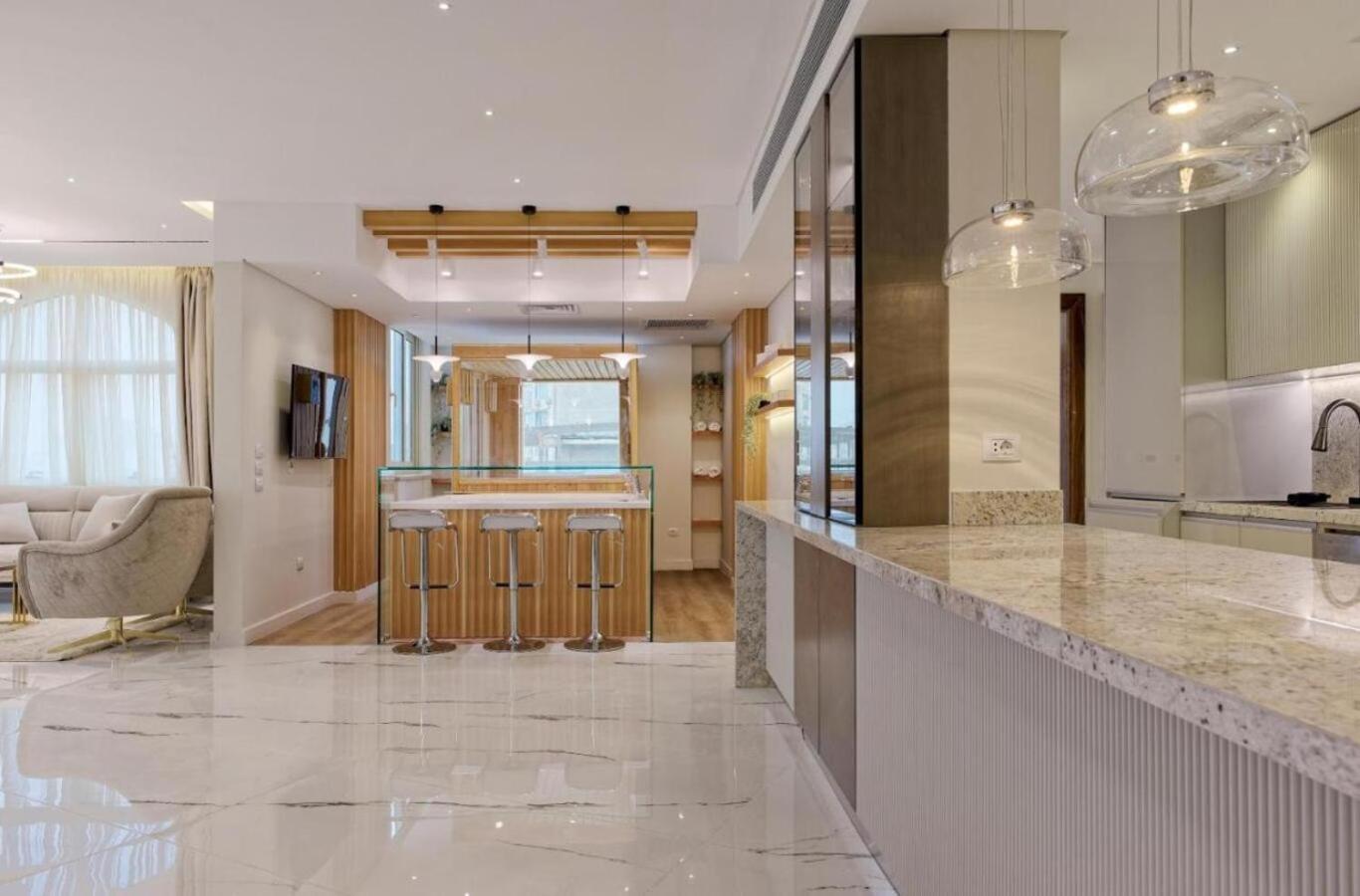 Luxurious 3 bedrooms with Private Sauna and Jacuzzi