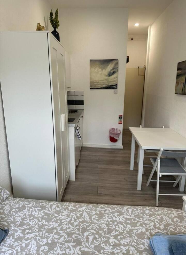 Cosy flat by Hyde Park- 15