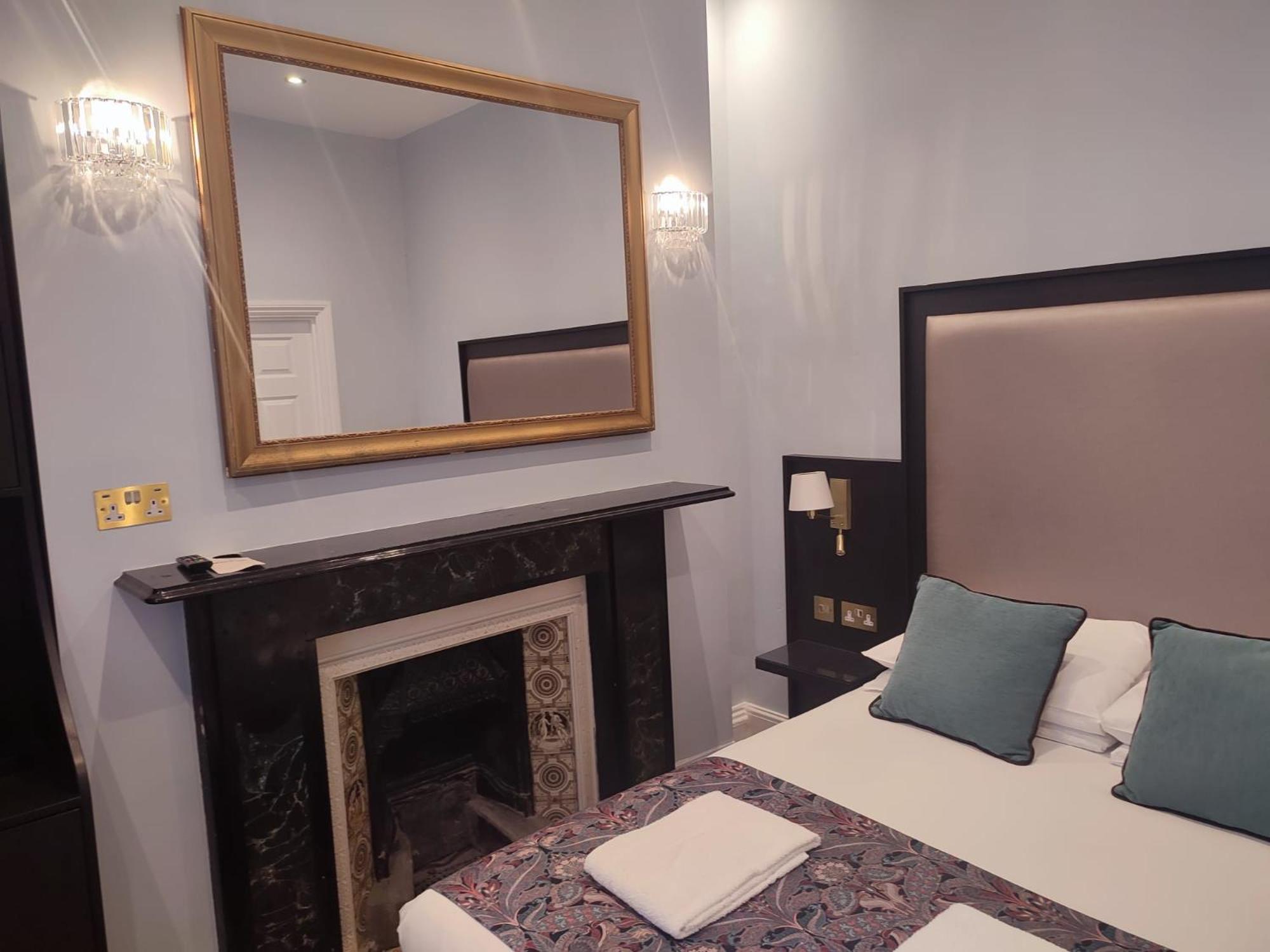 Twin Room with Shared Bathroom