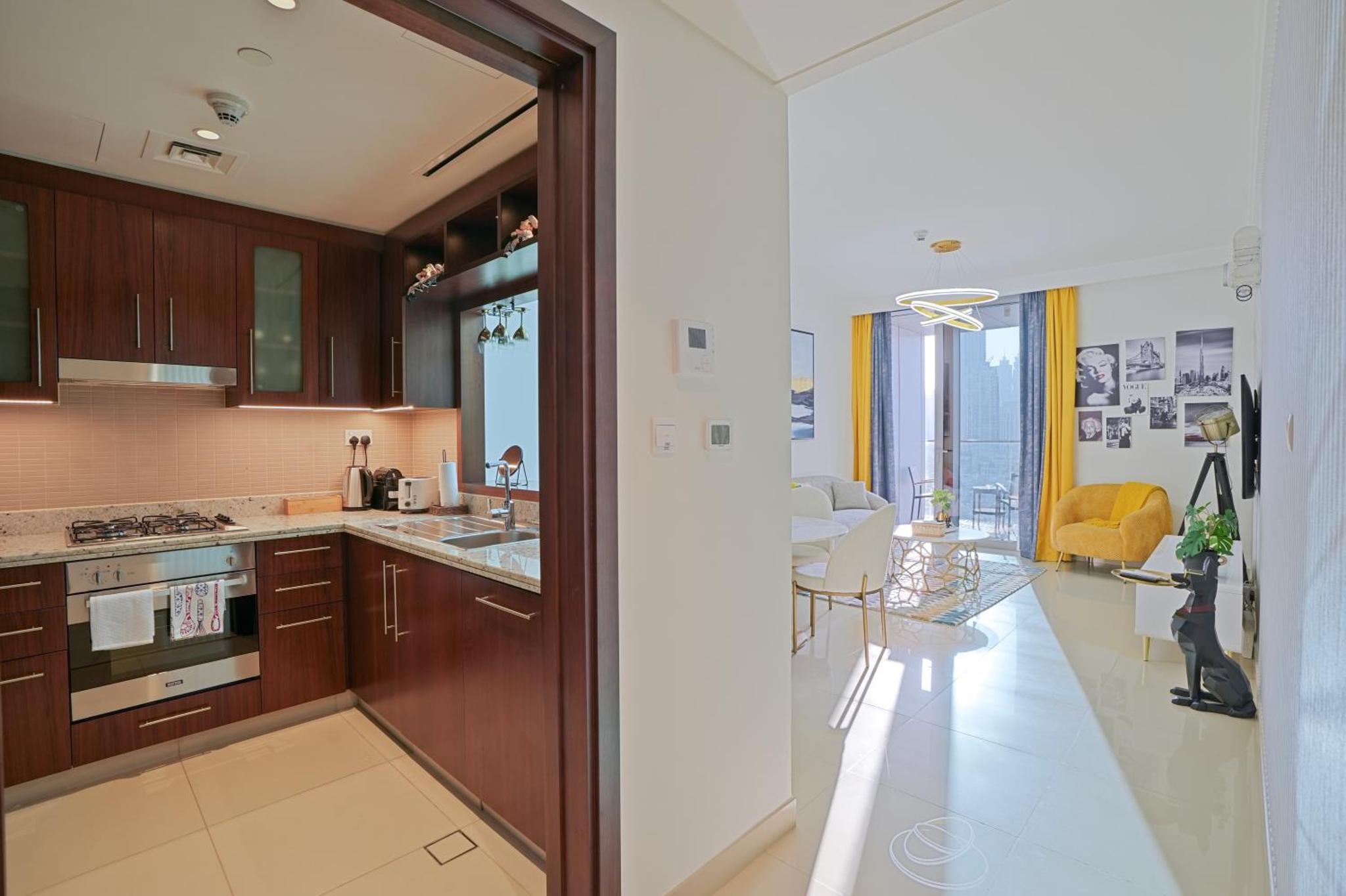 CH Skyline Retreat - Cozy 1BR Apt With Burj Khalifa and Fountain Views