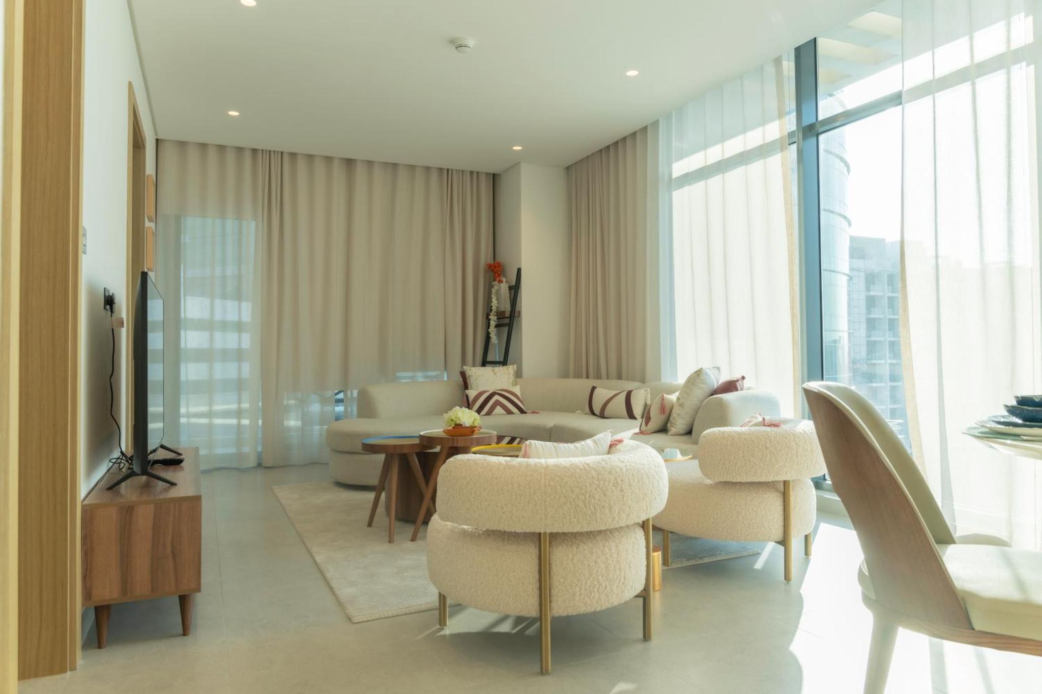 One-Bedroom Apartment with Balcony