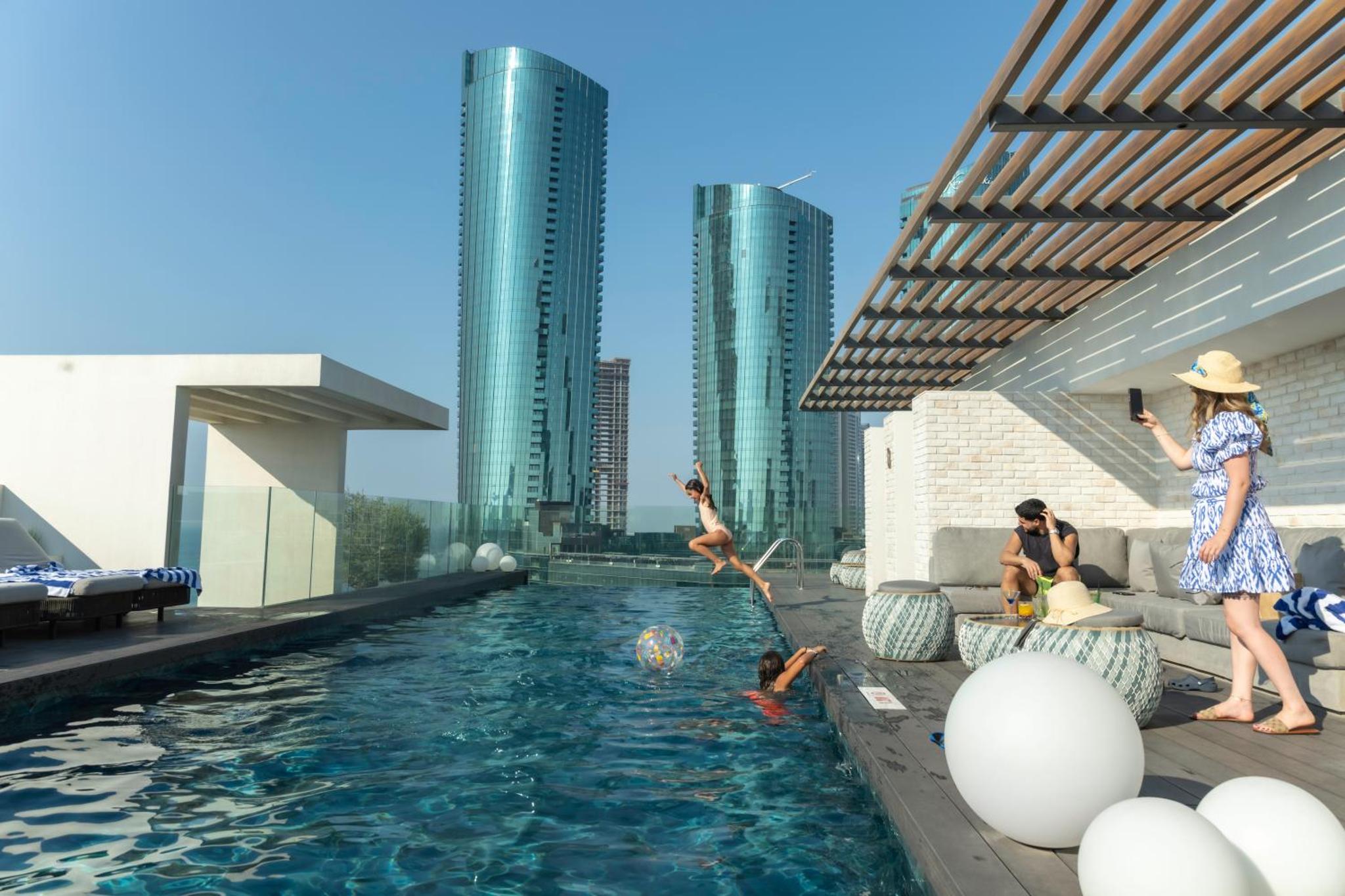 One-Bedroom Apartment with City View