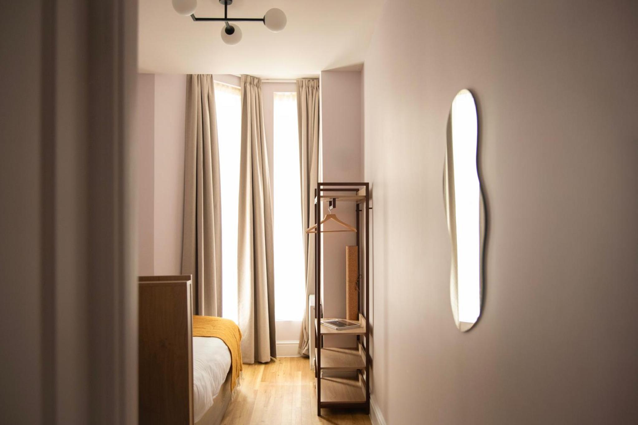 Bob W London Holland Park