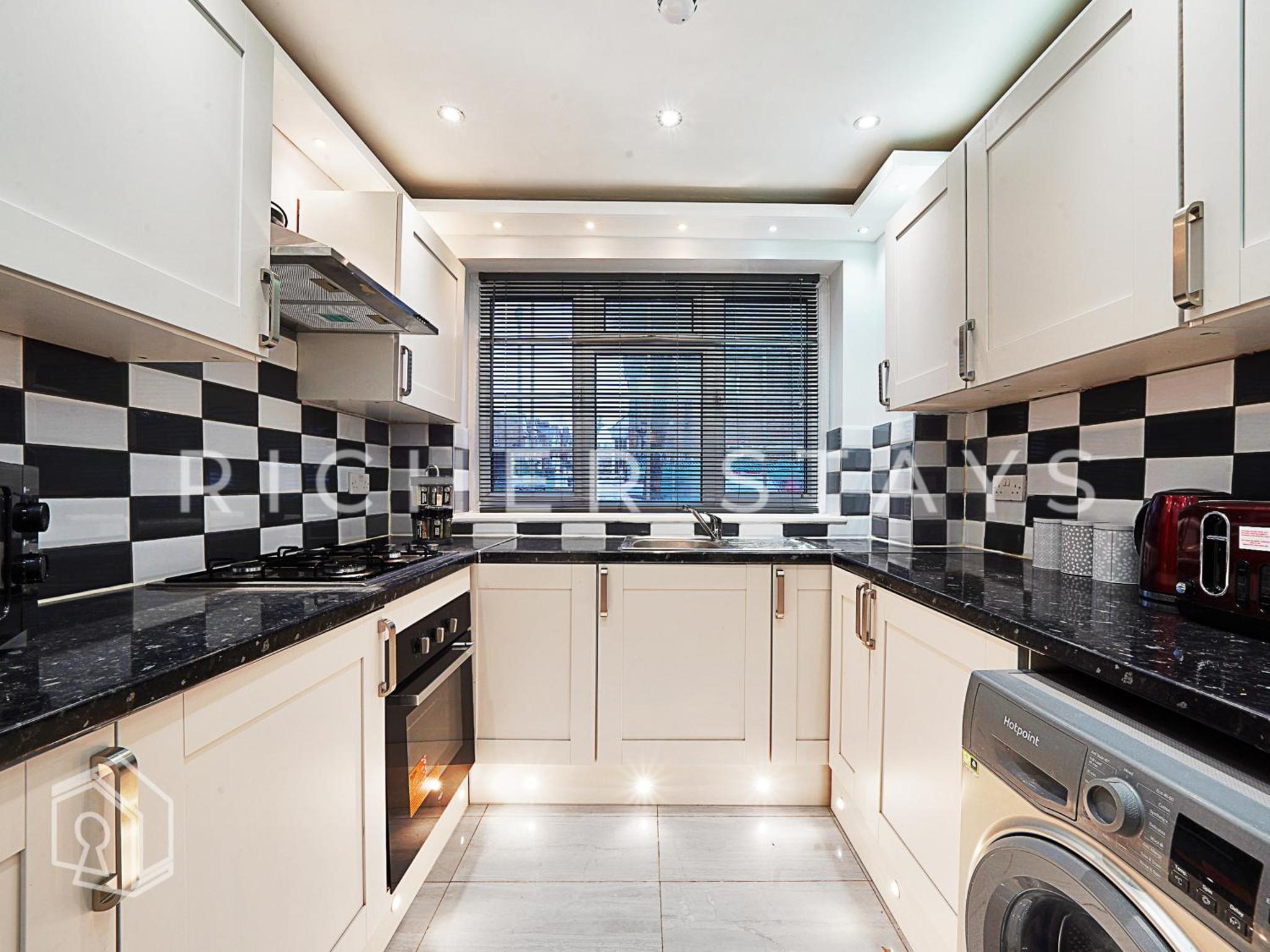 Leyton Guest Rooms - Rooms and Amenities