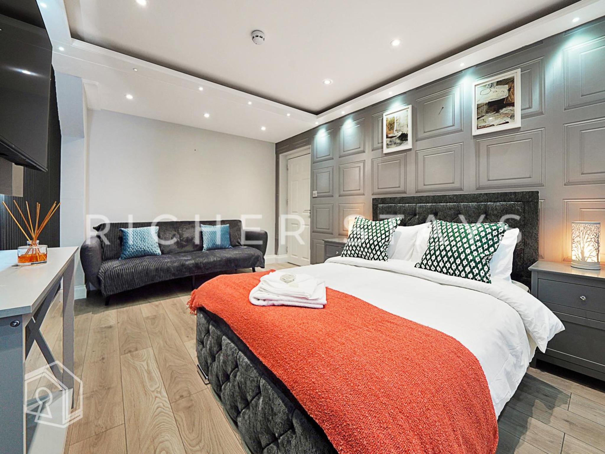 Leyton Guest Rooms - Rooms and Amenities