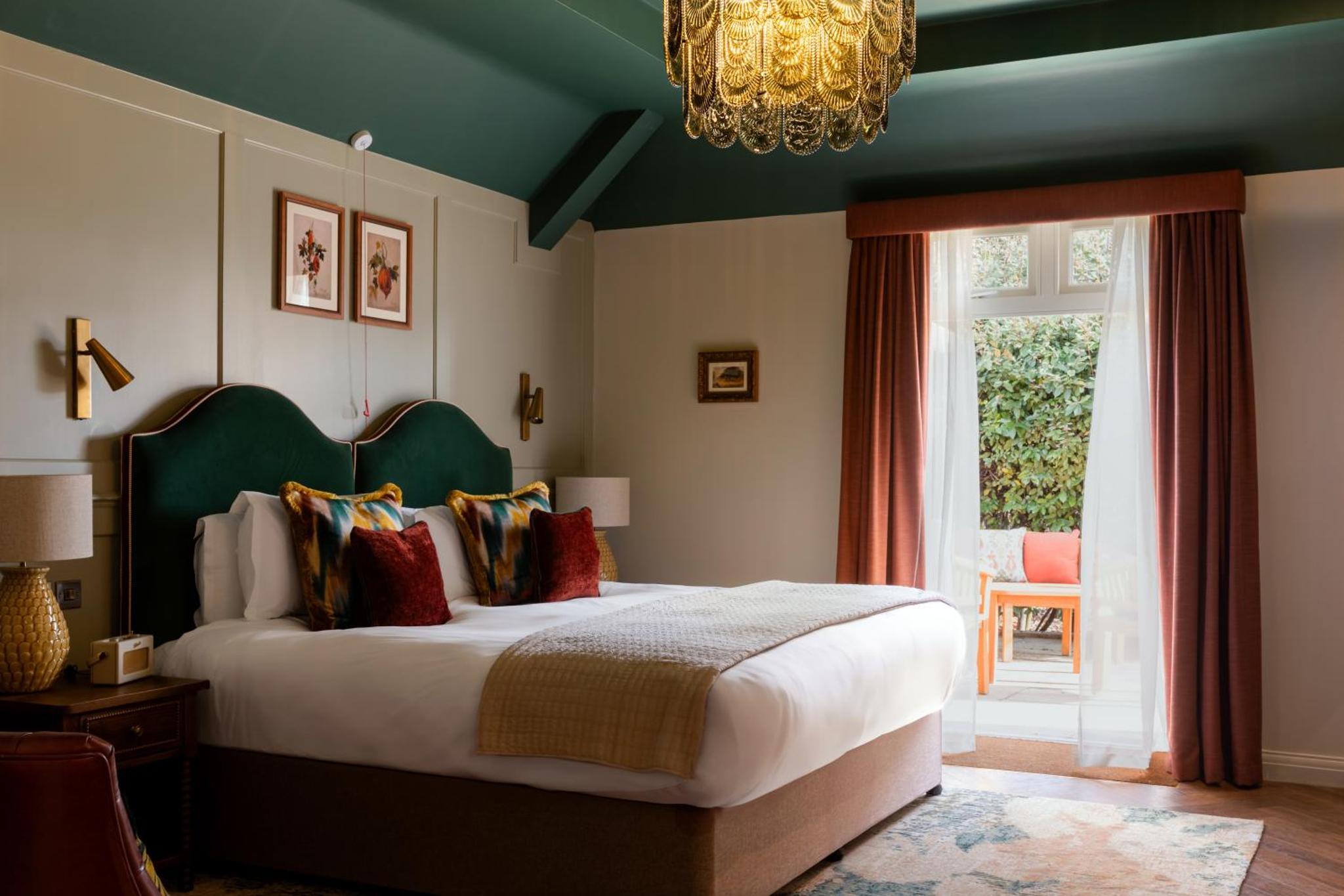 Coach & Horses Hotel