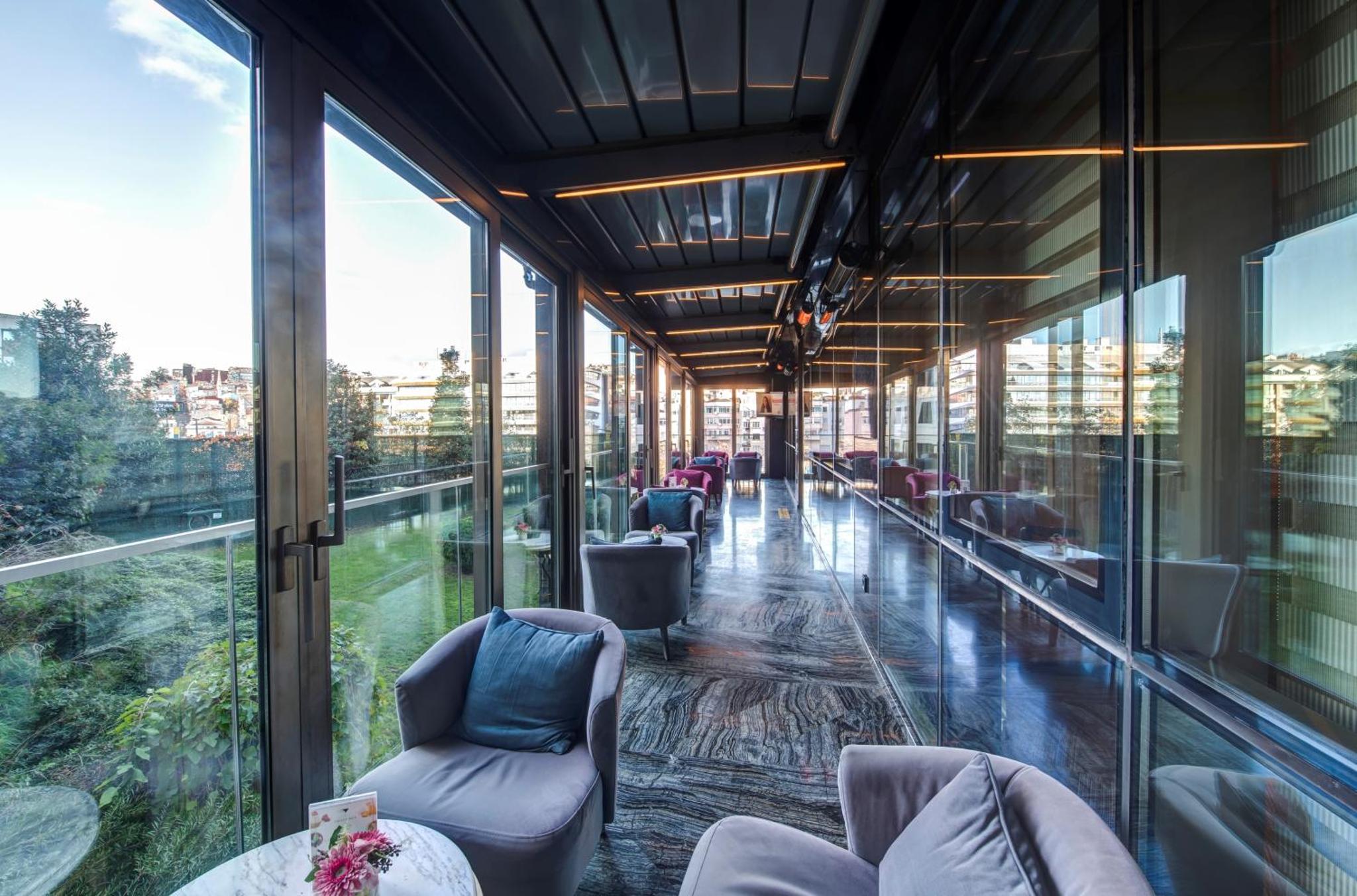 Dublex Grand Suit With Balcony