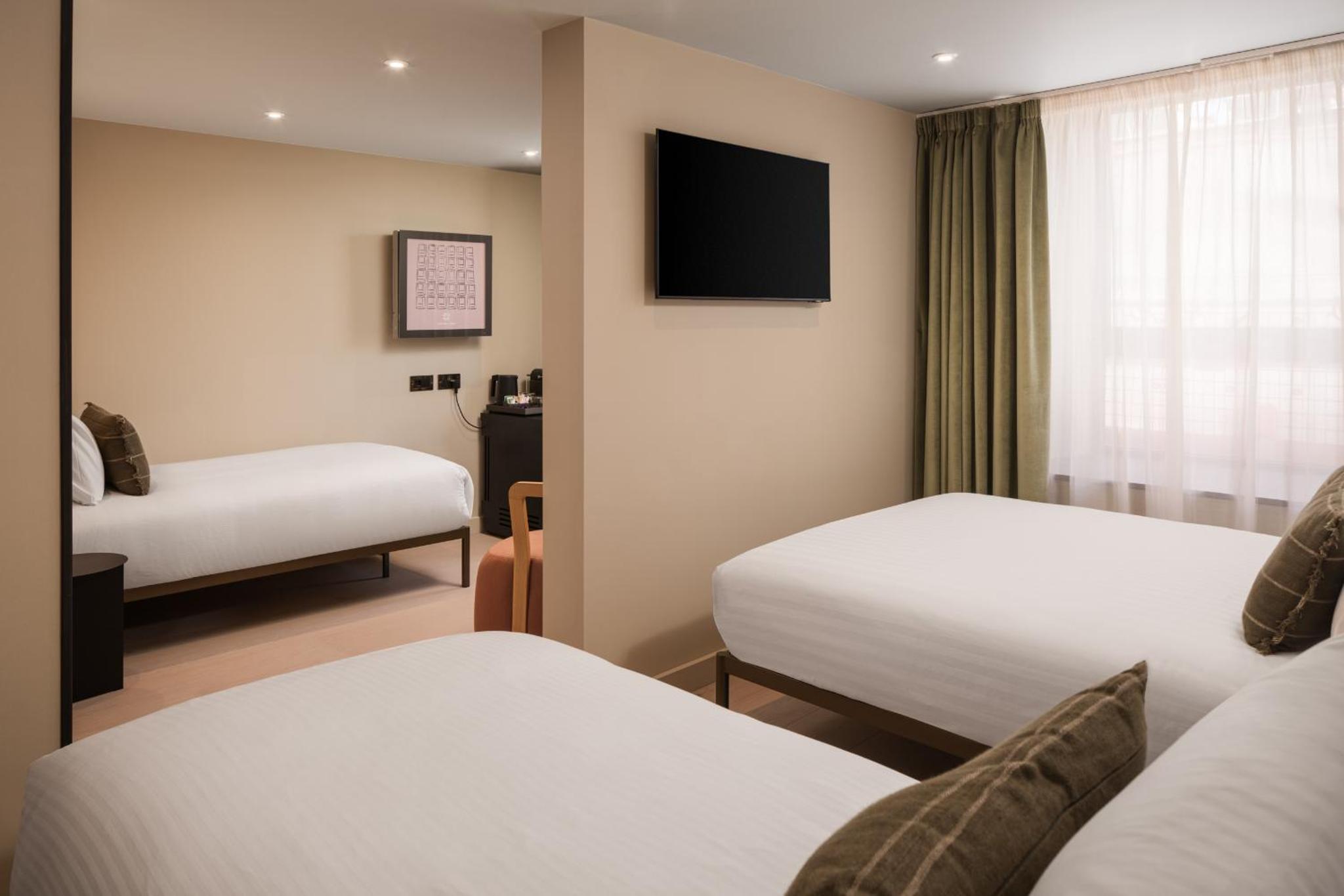 Deluxe Double Room (Windowless)