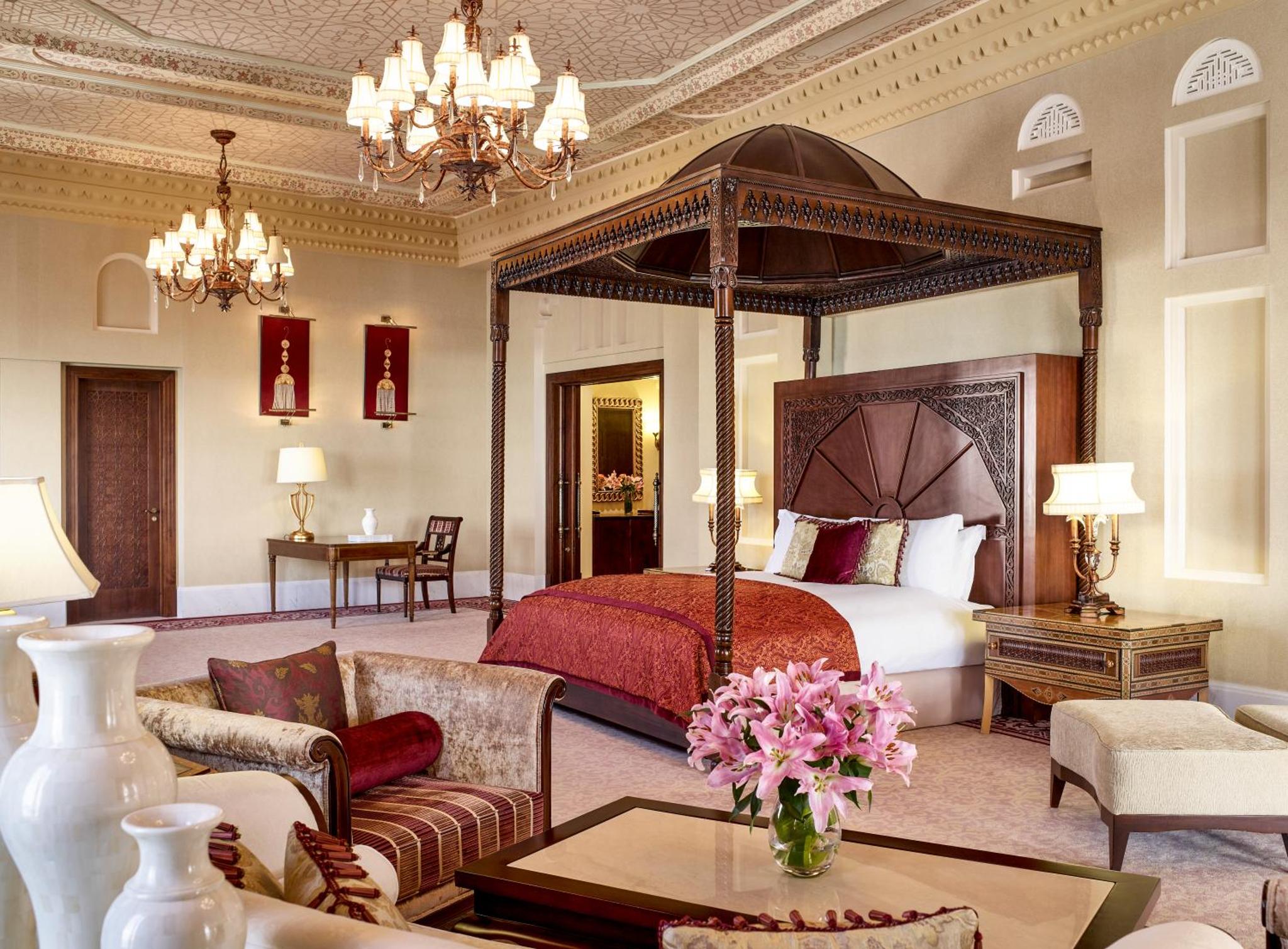 Club King Room with balcony and sea view