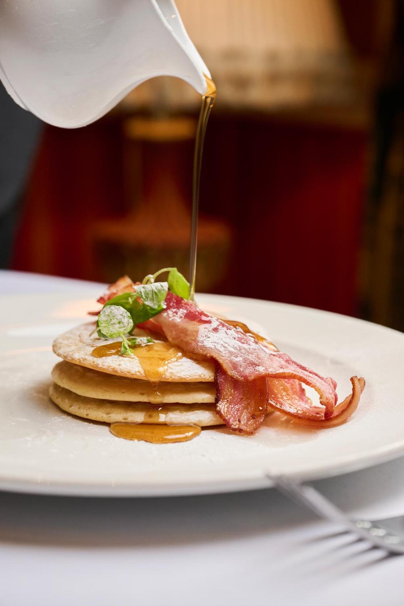 Deluxe One Bedroom Suite with Kitchenette