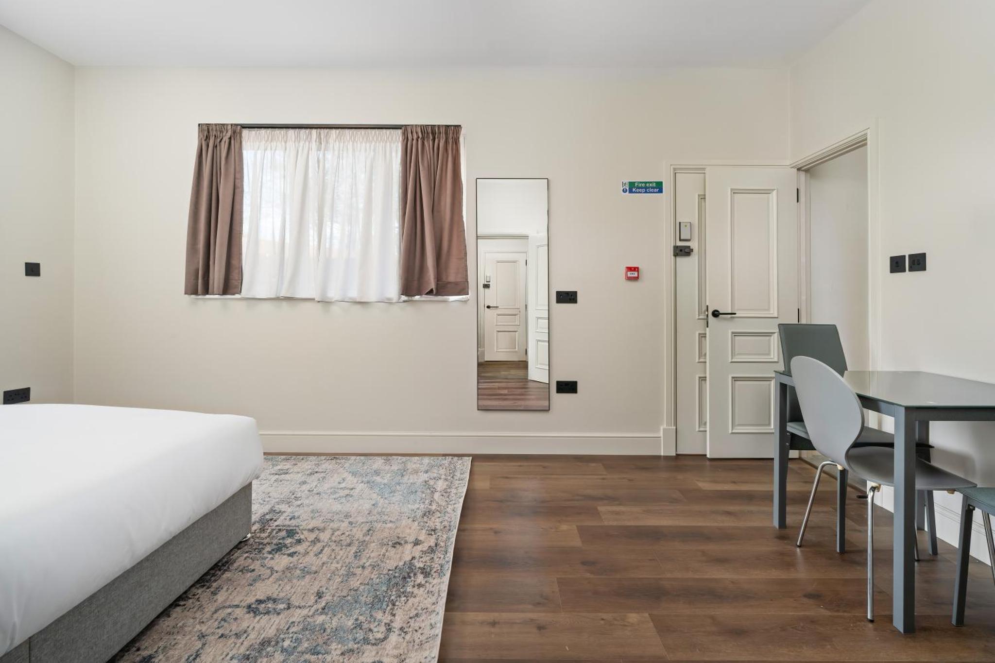 Willesden Green Modern Living Suites