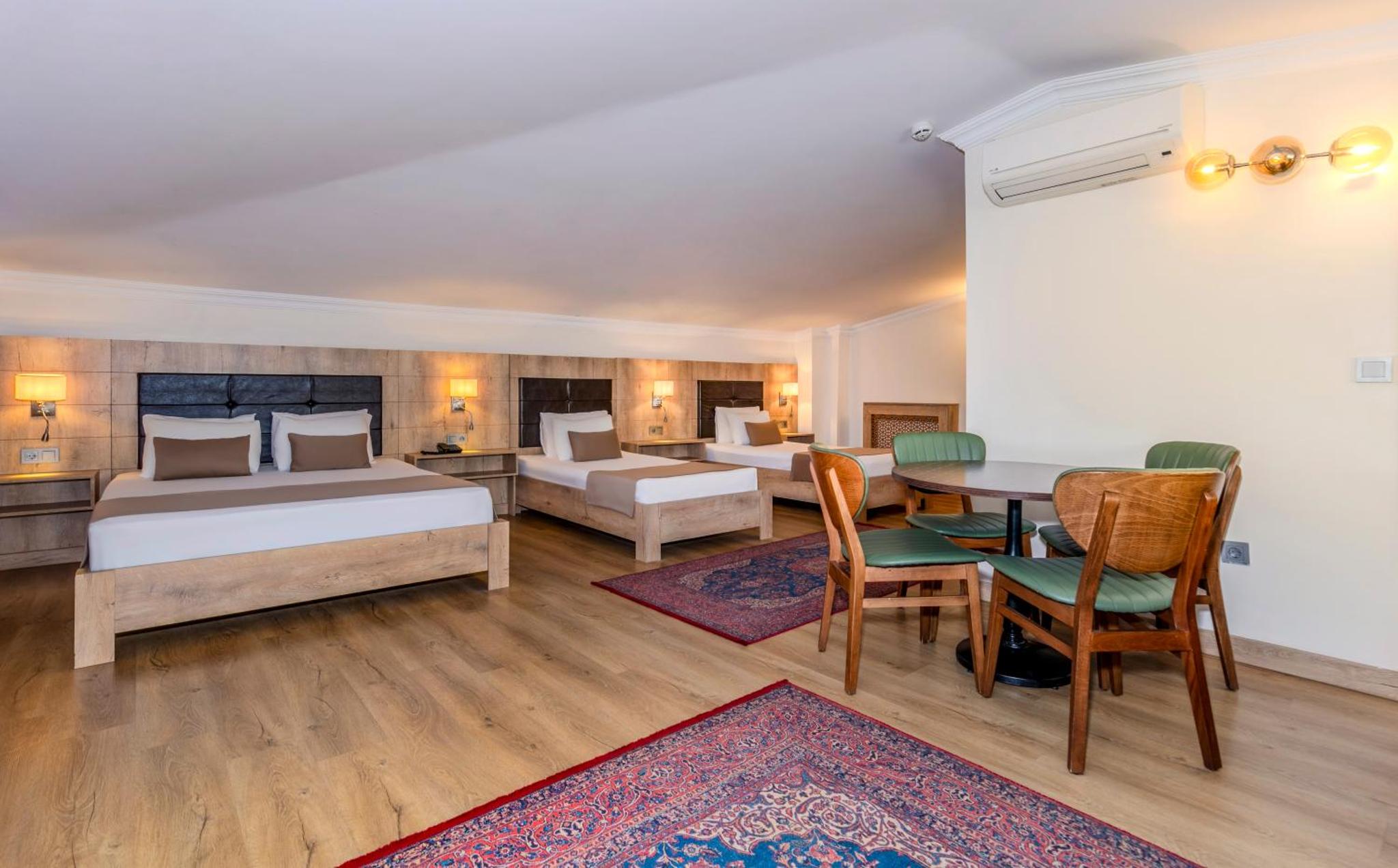 Queen Room with Balcony