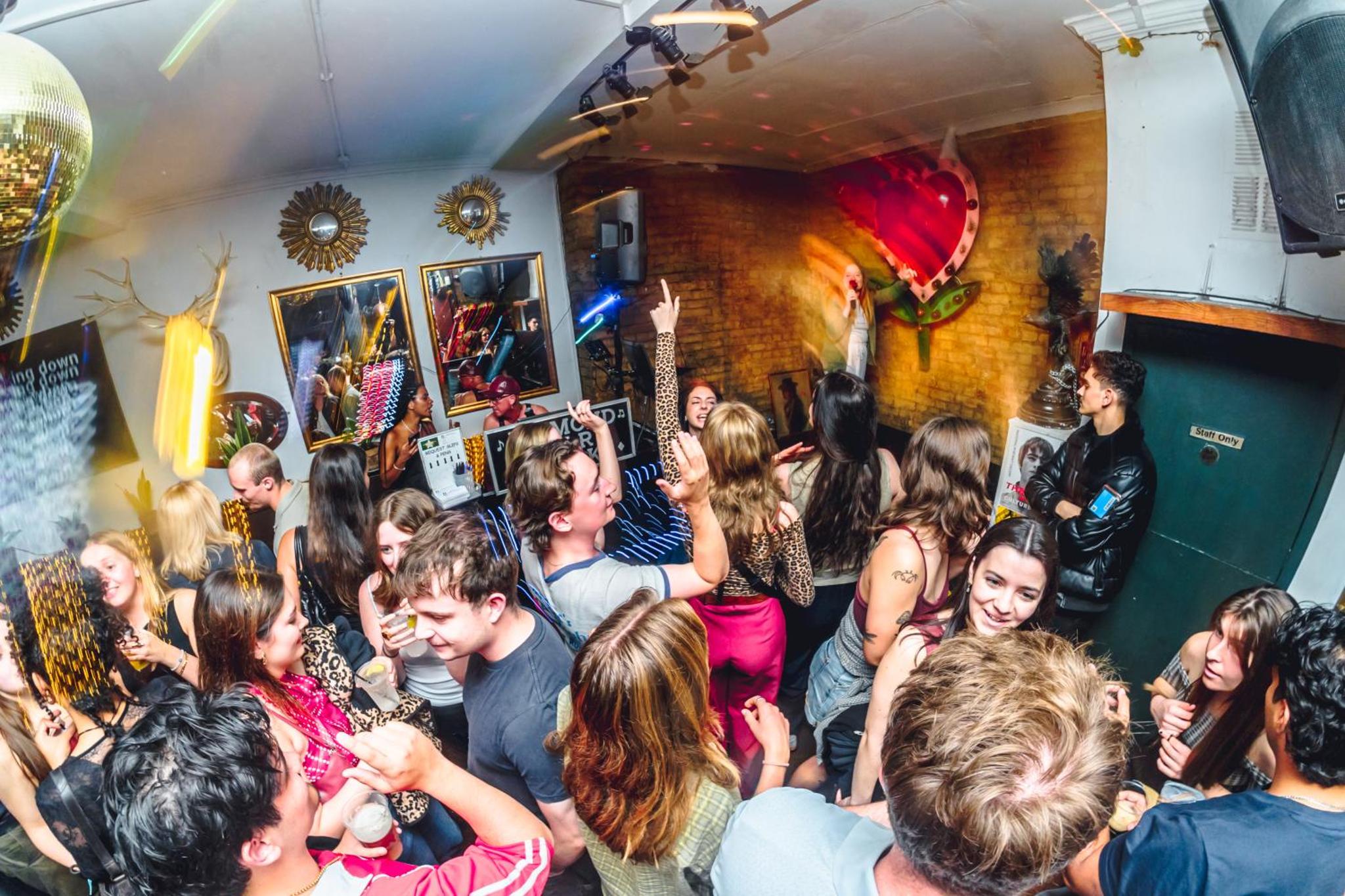 Bed in 4-Bed Mixed Dormitory Room