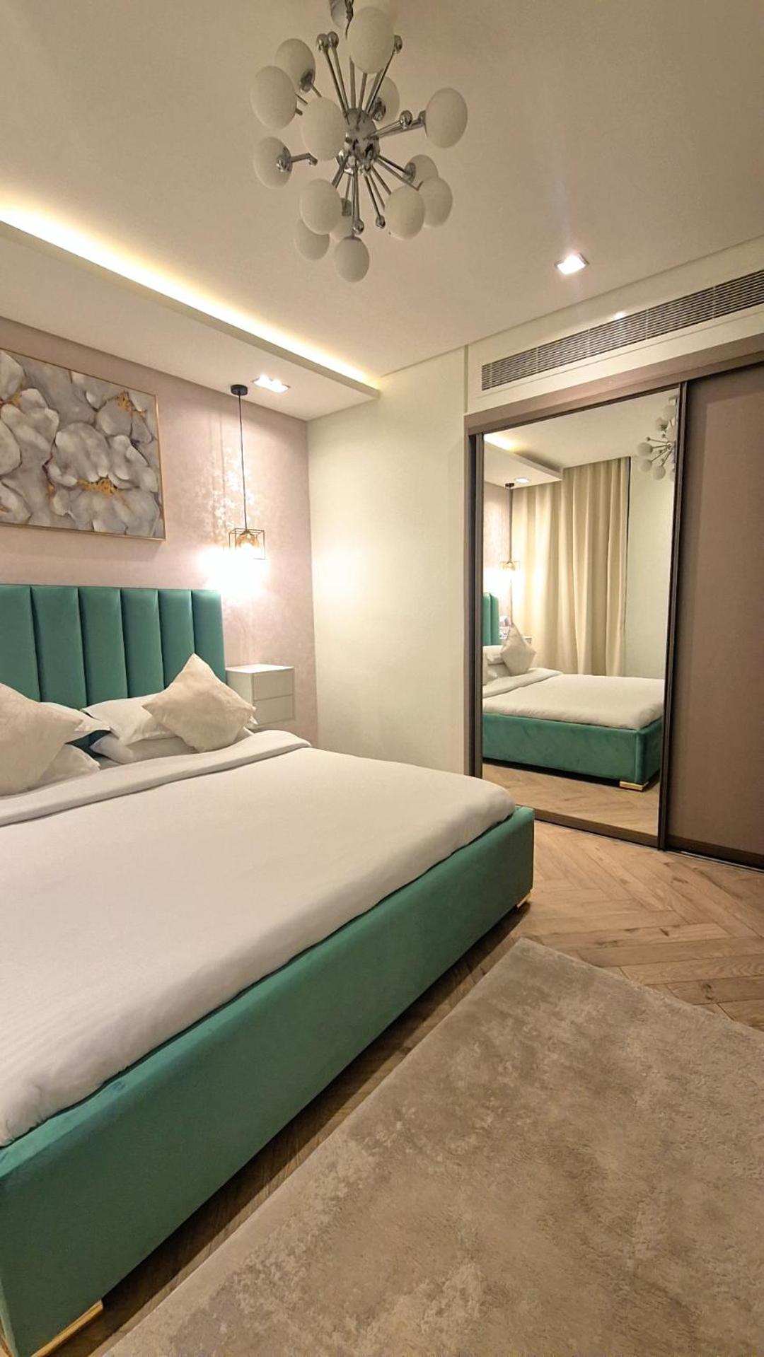 Luxury Romantic Sea View Apartment-ERAإقامة هادئة إطلالة بحرية موقع استثنائي- Manama