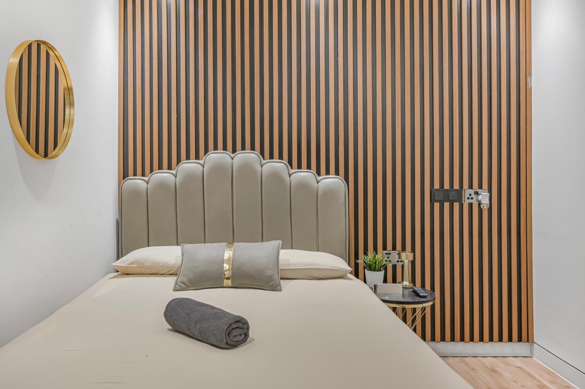 Deluxe Room with Sky Window