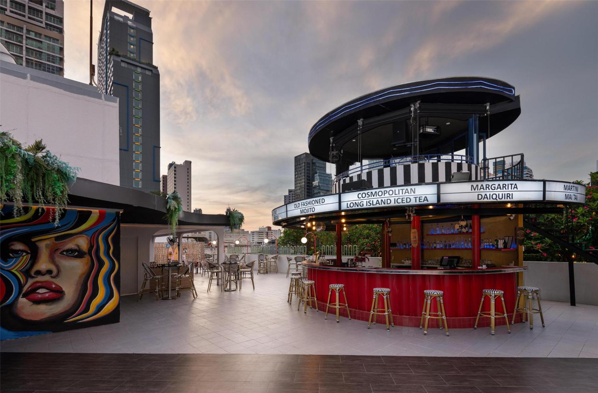 One-Bedroom Suite with Balcony