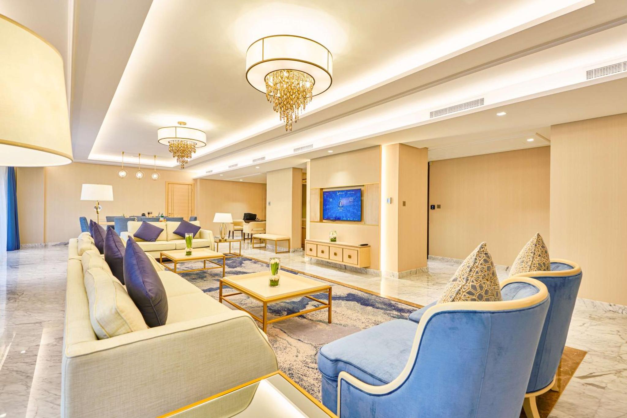 Grand Suite with Lounge Access