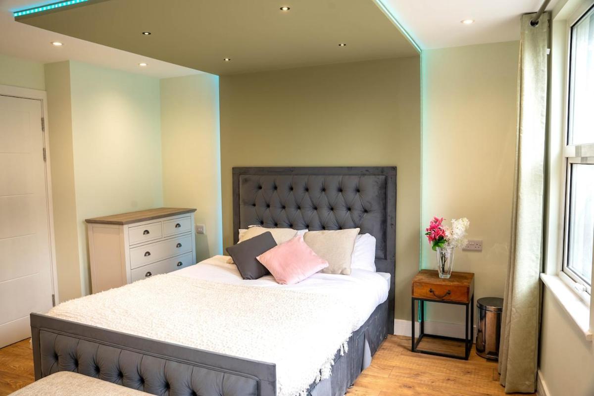 Spacious 2BR, Fast Trains - Calm South London Stay