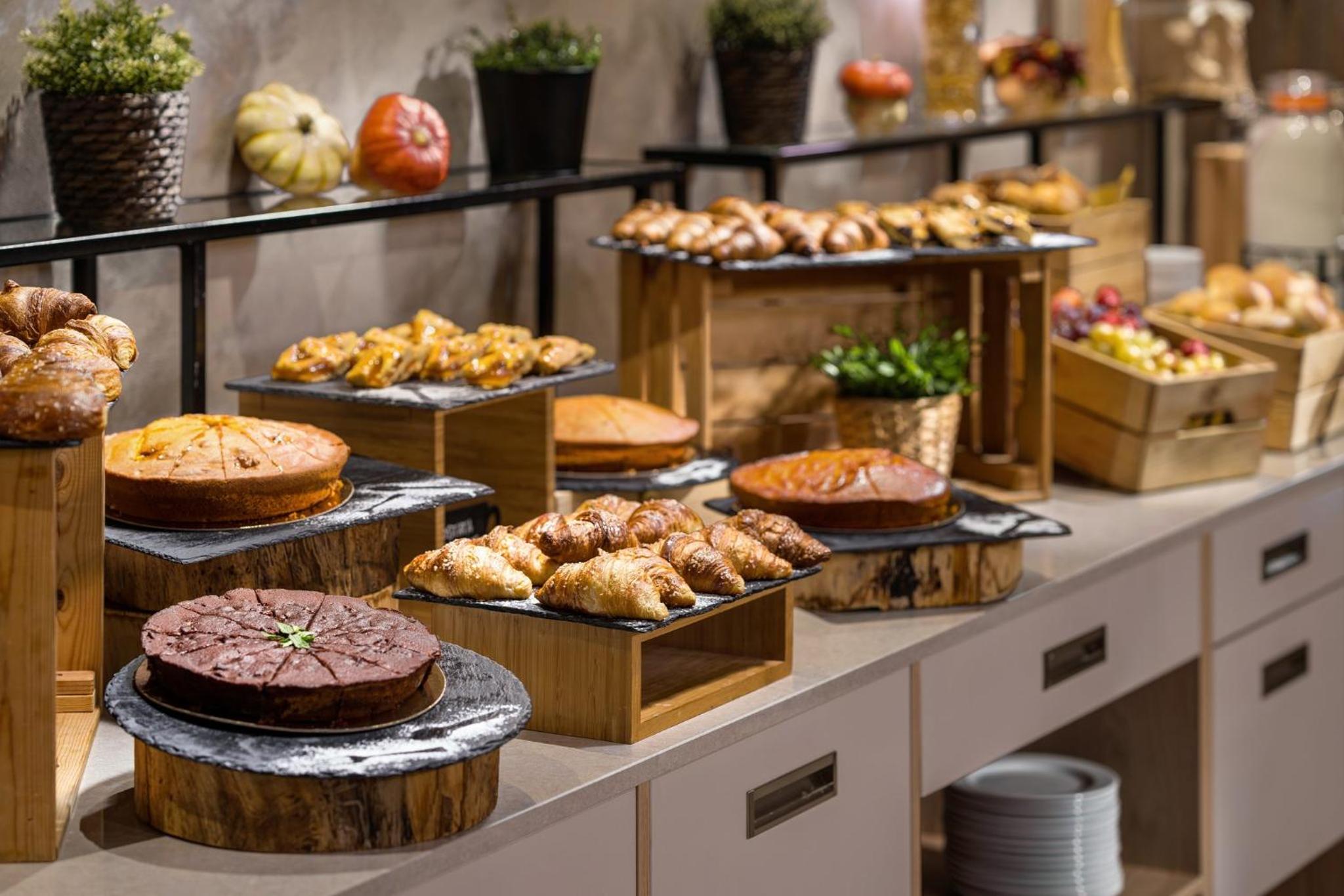 Holiday Inn Rome - Eur Parco Dei Medici by IHG