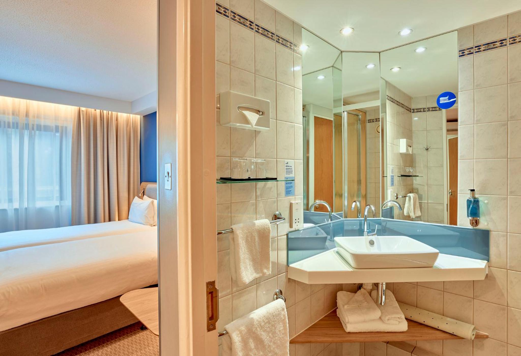 Holiday Inn Express London Stratford by IHG