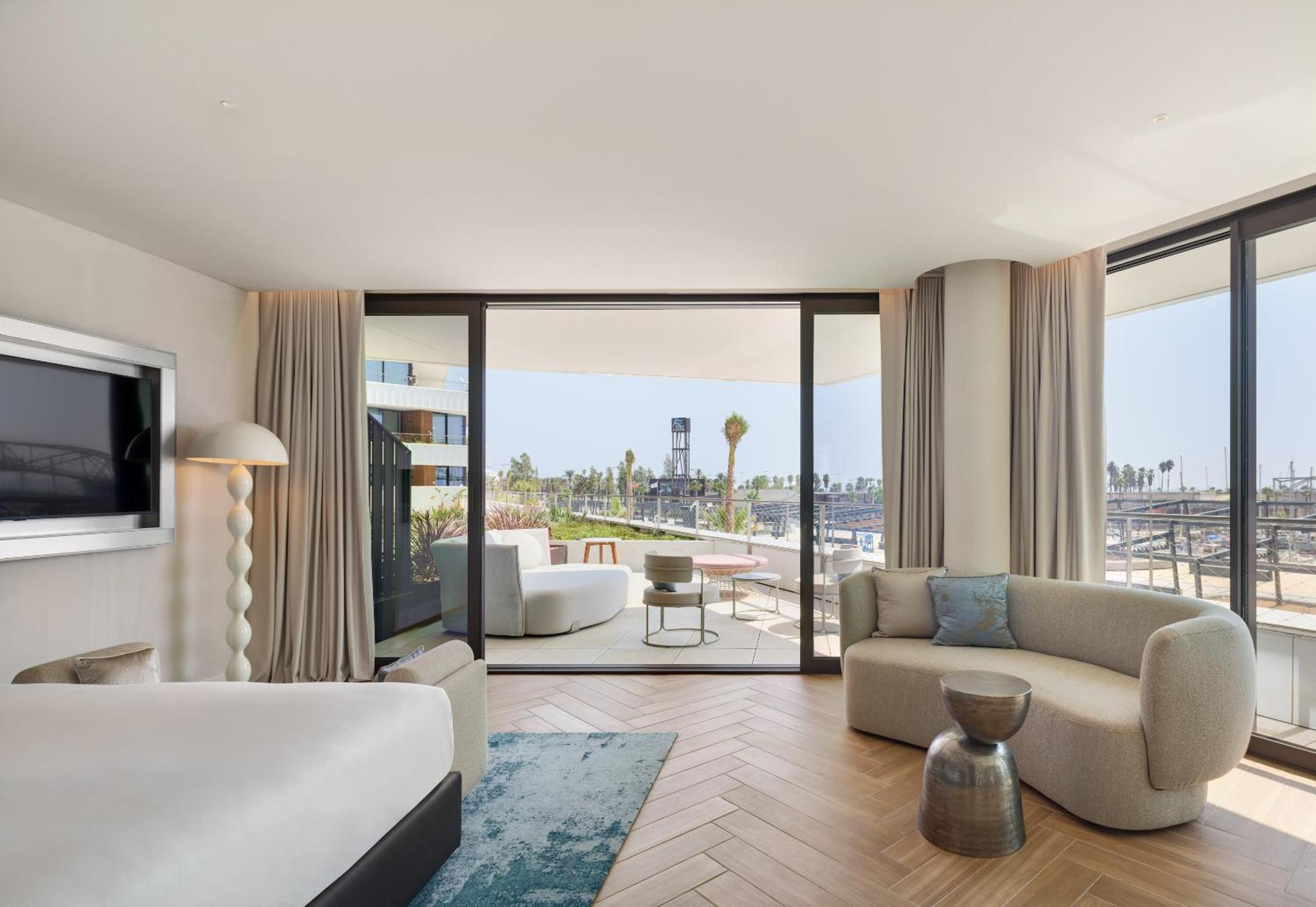 King Room with Pool Access - Delight