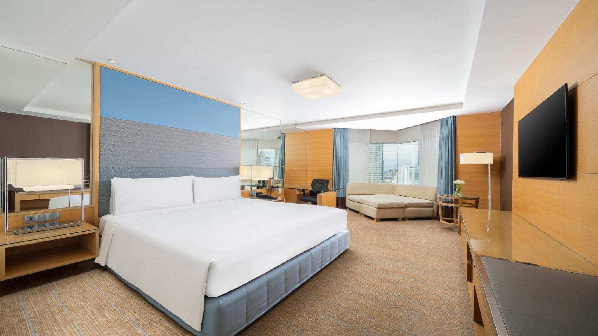 Premium King Room with City View and Lounge Access