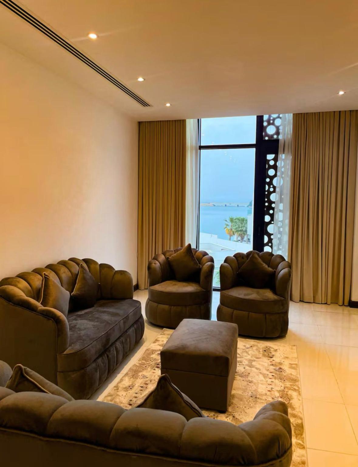 شقة فخمة بإطلالة بحرية في امواج