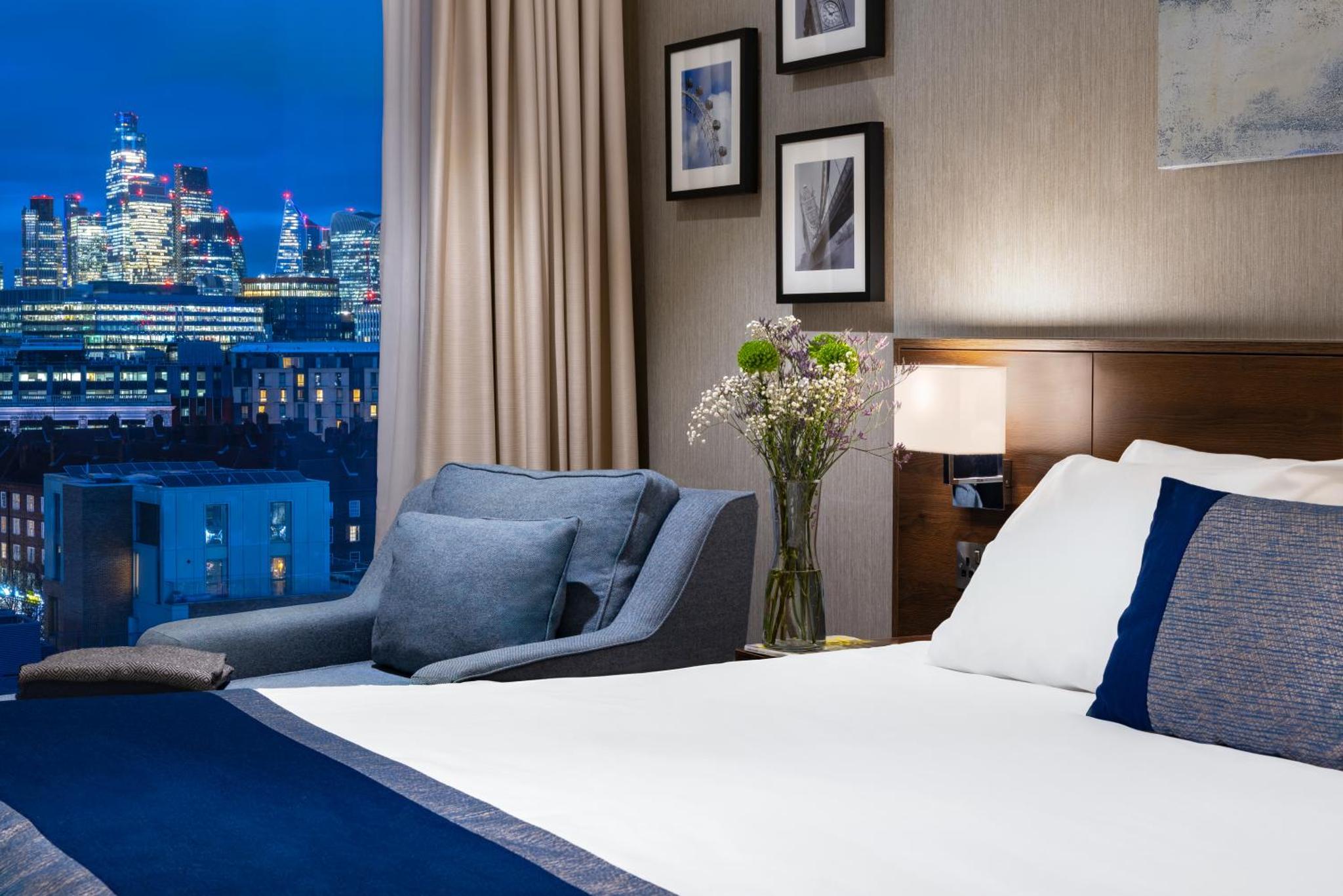 Premium Studio City View, 1 King Bed