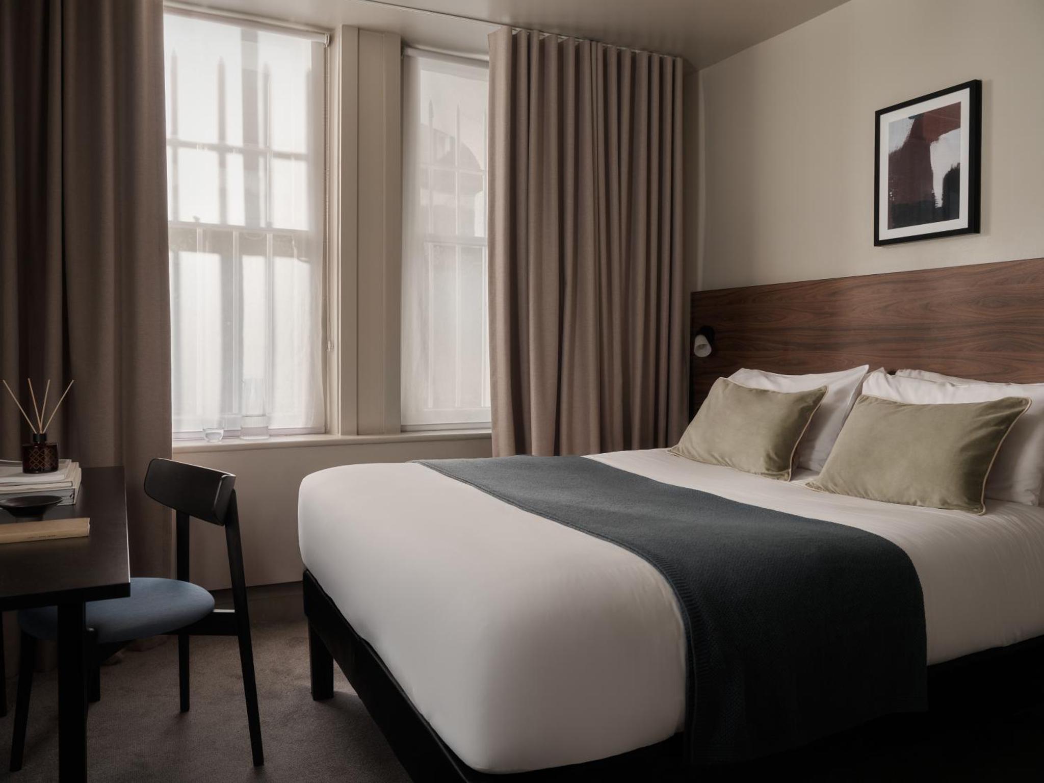 Bob W London Kensington