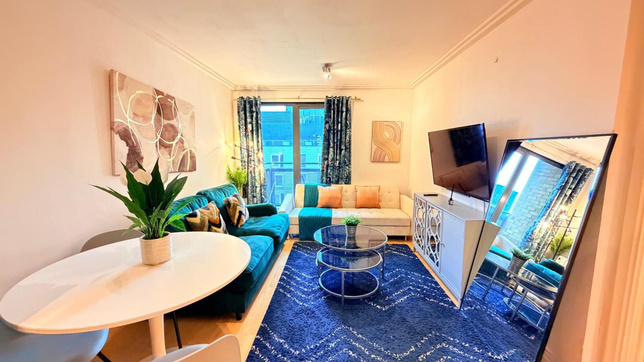 Two bed 2 bath opp tube station zone 2