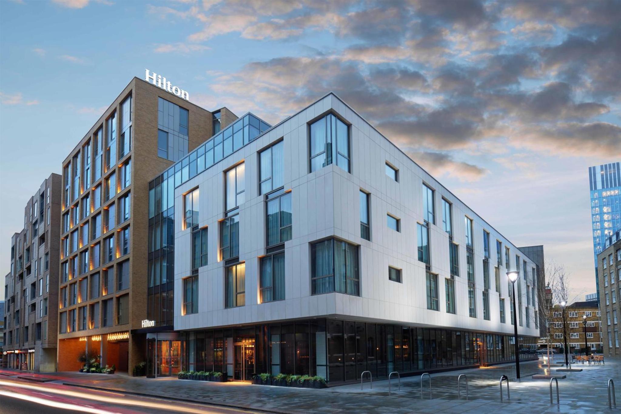 One-Bedroom King Suite - Lounge Access