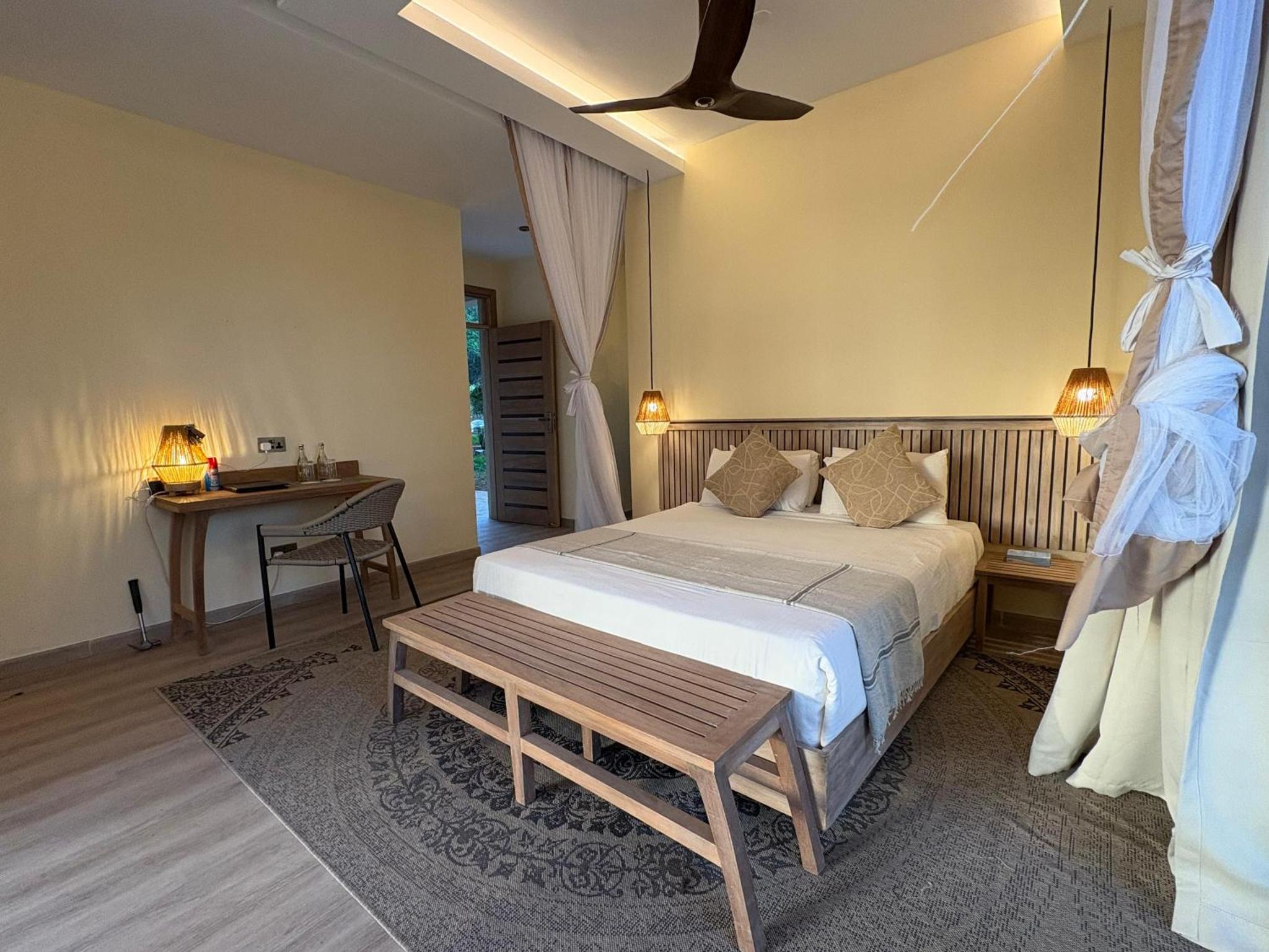 Ashnil Aruba Lodge