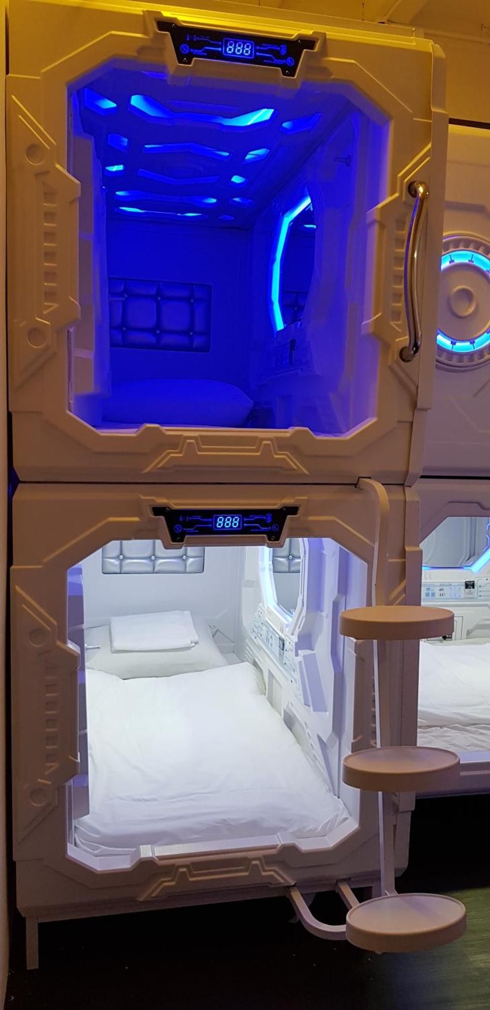 Galaxy Pods @ Chinatown — photo 6