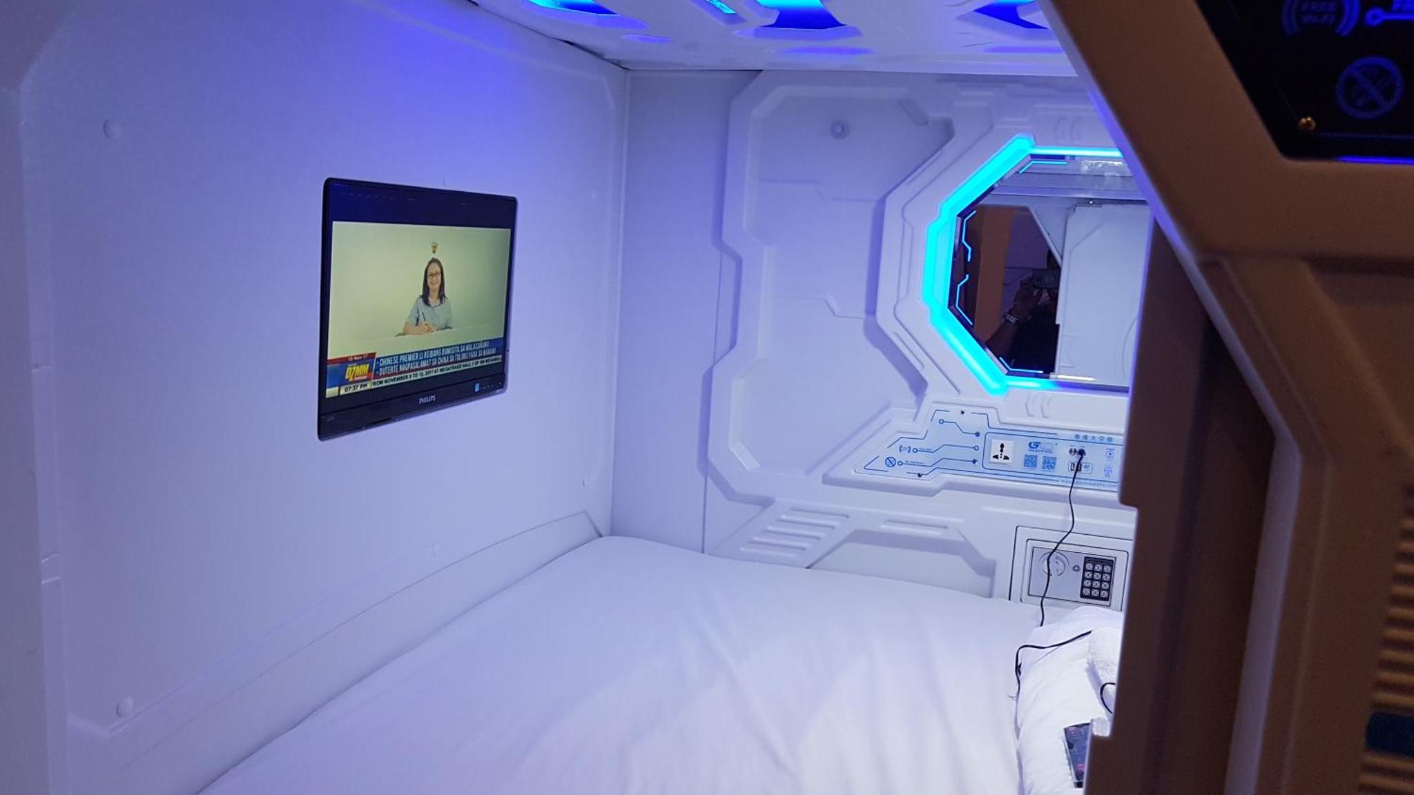 Galaxy Pods @ Chinatown — photo 5